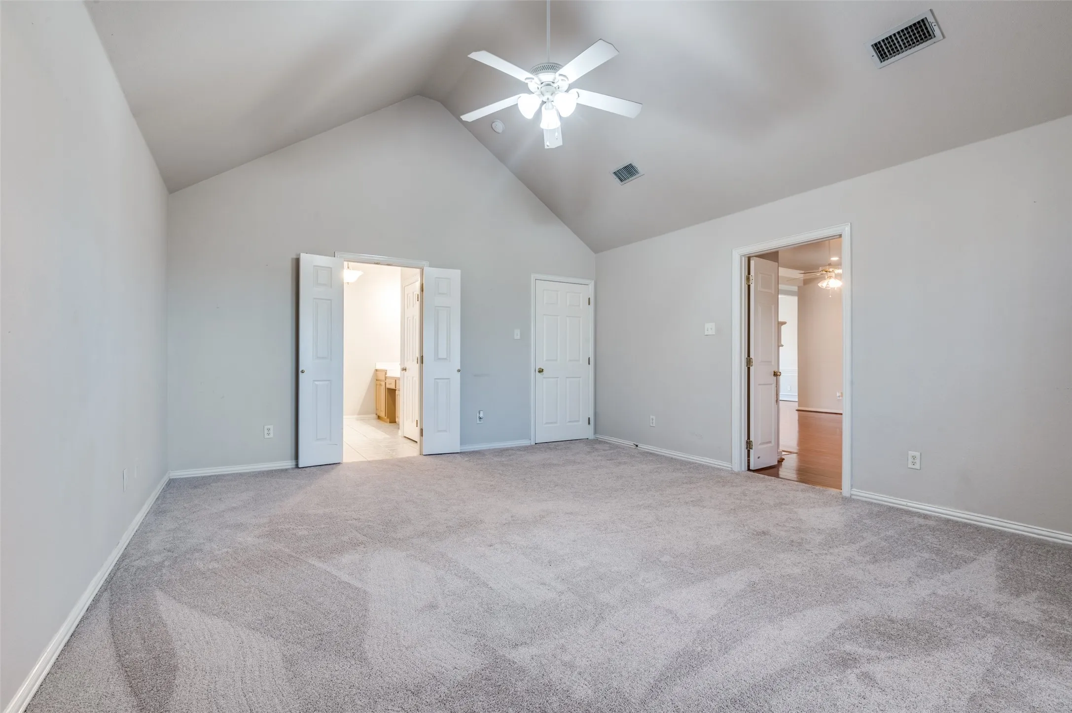 Single Family Residence For Sale in Kaufman County , 8934 Colonial Drive, Crandall, Texas 75114, 3 Bedroom, 2 Bathroom, 2 Garage spaces, 2,488 Sqft, built in 2002, Preowned, Price $410,000, mls#20865282, Real Estate Agent in Crandall, Homes For Sale in Kaufman county, Homes For Sale in Crandall, Realtor in Crandall Texas, Real Estate Brokerage Independent Realty Texas, Luminita Cordes Realtor