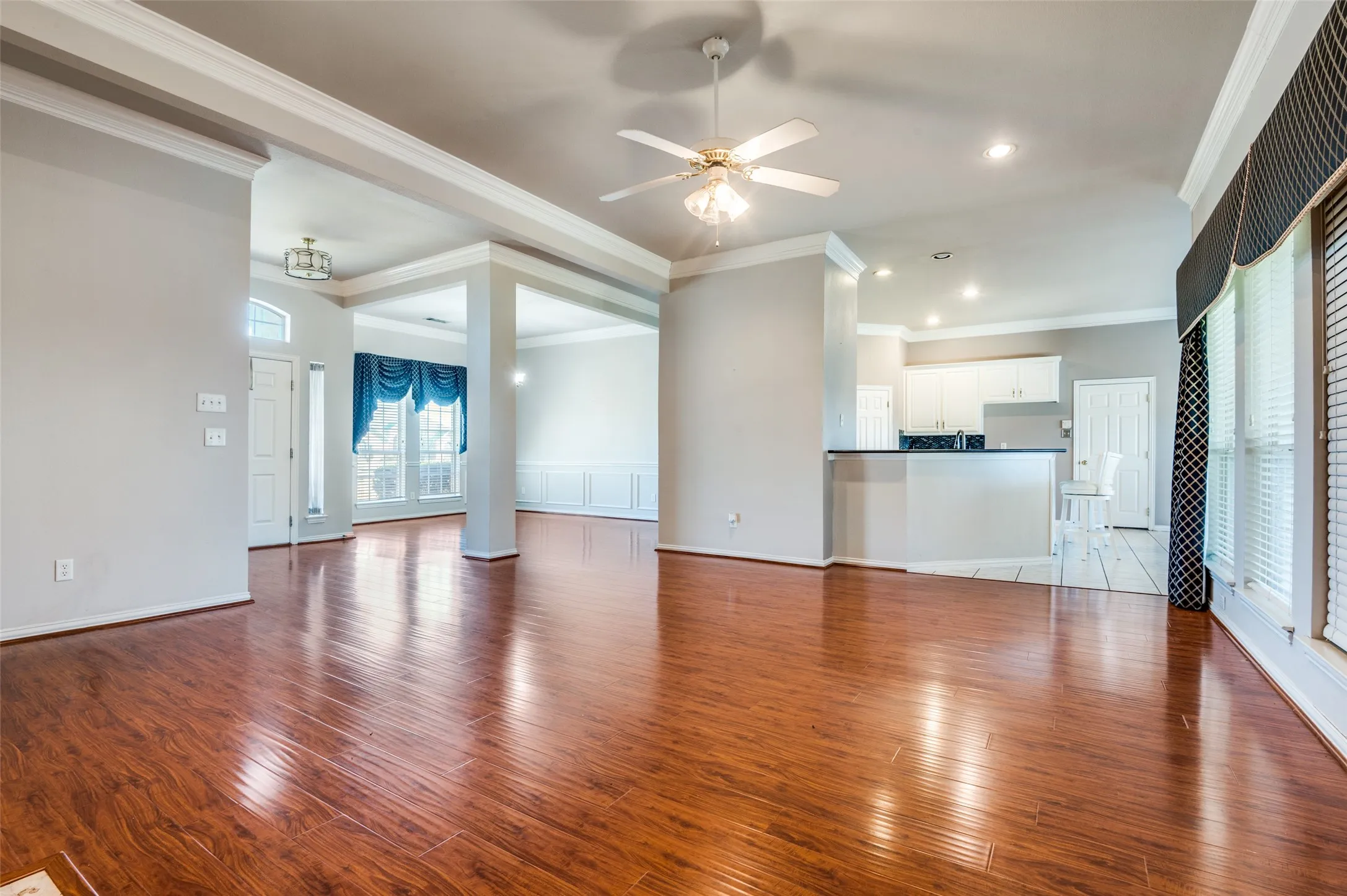 Single Family Residence For Sale in Kaufman County , 8934 Colonial Drive, Crandall, Texas 75114, 3 Bedroom, 2 Bathroom, 2 Garage spaces, 2,488 Sqft, built in 2002, Preowned, Price $410,000, mls#20865282, Real Estate Agent in Crandall, Homes For Sale in Kaufman county, Homes For Sale in Crandall, Realtor in Crandall Texas, Real Estate Brokerage Independent Realty Texas, Luminita Cordes Realtor