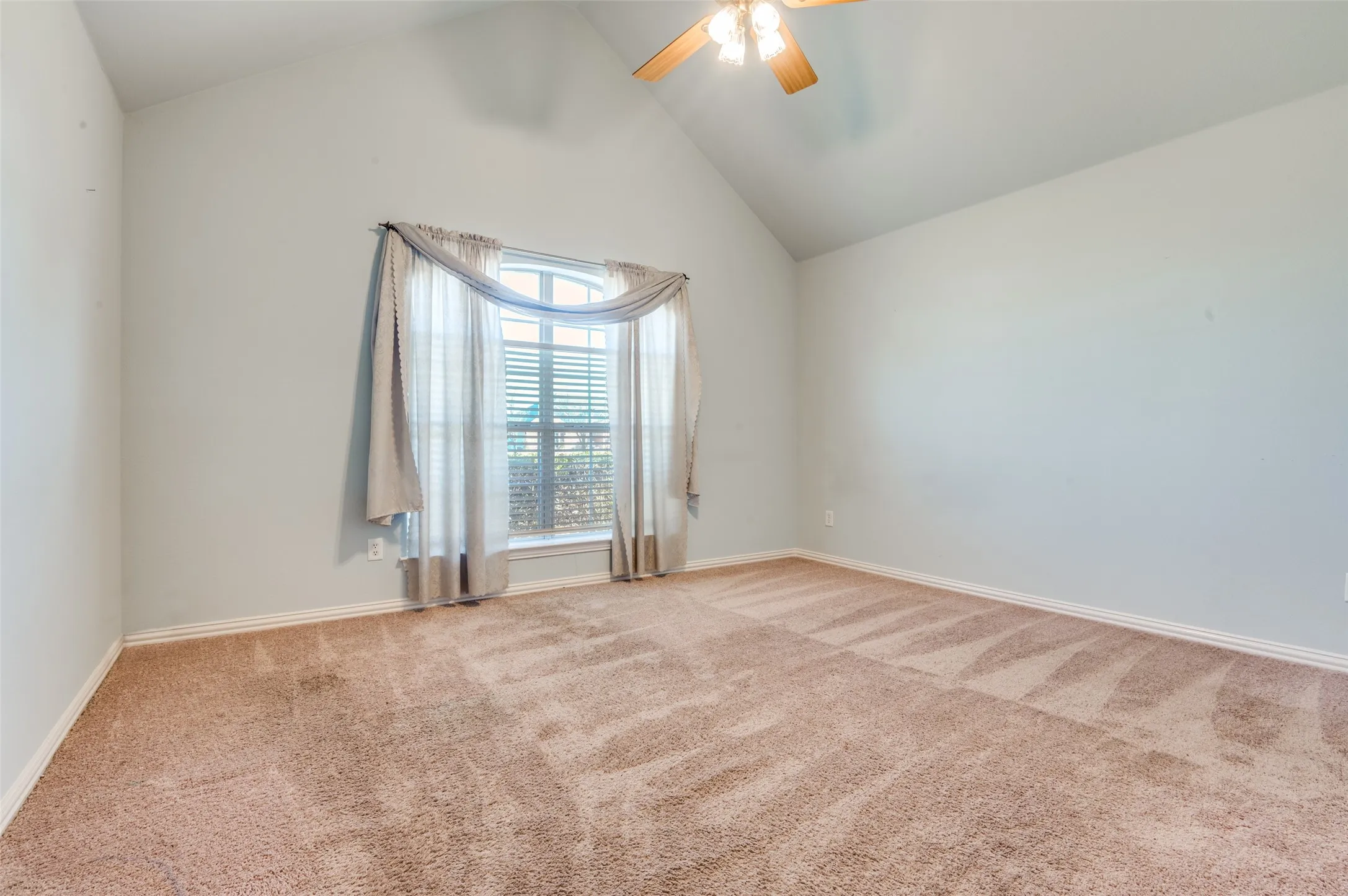 Single Family Residence For Sale in Kaufman County , 8934 Colonial Drive, Crandall, Texas 75114, 3 Bedroom, 2 Bathroom, 2 Garage spaces, 2,488 Sqft, built in 2002, Preowned, Price $410,000, mls#20865282, Real Estate Agent in Crandall, Homes For Sale in Kaufman county, Homes For Sale in Crandall, Realtor in Crandall Texas, Real Estate Brokerage Independent Realty Texas, Luminita Cordes Realtor