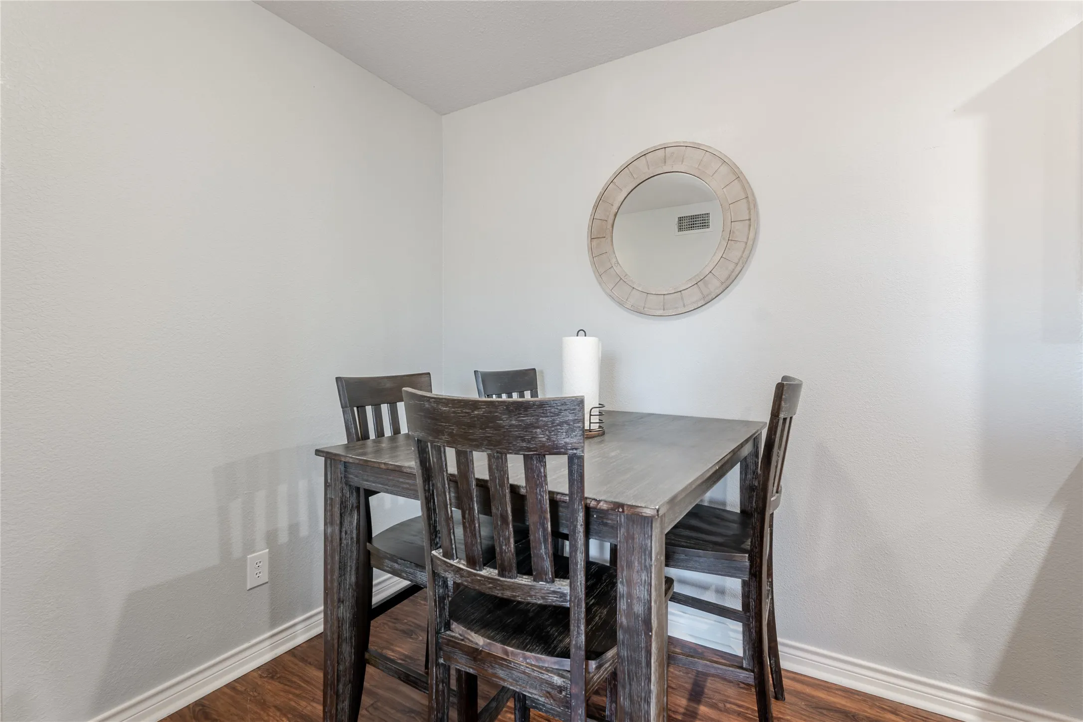 Condominium For Sale in Palo Pinto County , 3069 Hells Gate Loop 26, Strawn, Texas 76475, 2 Bedroom, 2 Bathroom, Garage spaces, 825 Sqft, built in 1998, Preowned, mls#20858476, Real Estate Agent in Strawn, Homes For Sale in Palo Pinto county, Homes For Sale in Strawn, Realtor in Strawn Texas, Real Estate Brokerage Independent Realty Texas, Luminita Cordes Realtor