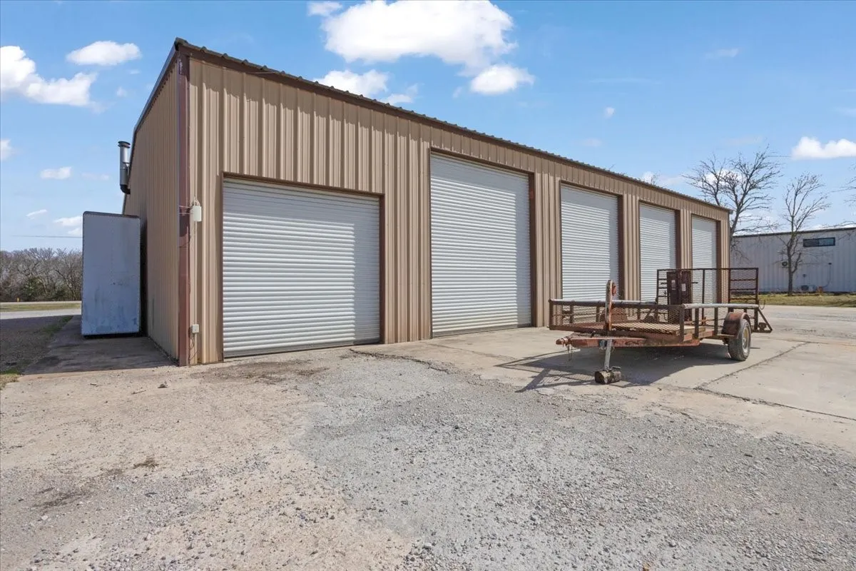 Industrial For Sale in Fannin County , 253 County Road 4465, Trenton, Texas 75490, 0, 0, Garage spaces, 0 Sqft, built in 2008, Preowned, mls#20864948, Real Estate Agent in Trenton, Homes For Sale in Fannin county, Homes For Sale in Trenton, Realtor in Trenton Texas, Real Estate Brokerage Independent Realty Texas, Luminita Cordes Realtor