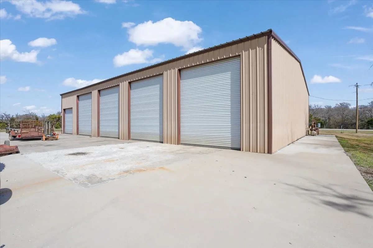 Industrial For Sale in Fannin County , 253 County Road 4465, Trenton, Texas 75490, 0, 0, Garage spaces, 0 Sqft, built in 2008, Preowned, mls#20864948, Real Estate Agent in Trenton, Homes For Sale in Fannin county, Homes For Sale in Trenton, Realtor in Trenton Texas, Real Estate Brokerage Independent Realty Texas, Luminita Cordes Realtor