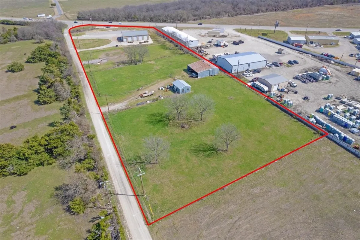 Industrial For Sale in Fannin County , 253 County Road 4465, Trenton, Texas 75490, 0, 0, Garage spaces, 0 Sqft, built in 2008, Preowned, mls#20864948, Real Estate Agent in Trenton, Homes For Sale in Fannin county, Homes For Sale in Trenton, Realtor in Trenton Texas, Real Estate Brokerage Independent Realty Texas, Luminita Cordes Realtor