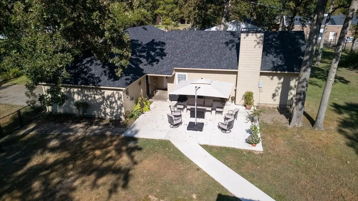 Birds eye view of property