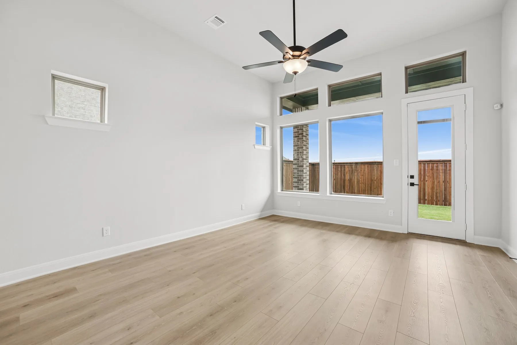 Single Family Residence For Sale in Rockwall County , 2441 Jackson Burn Drive, Royse City, Texas 75189, 3 Bedroom, 2 Bathroom, 2 Garage spaces, 1,821 Sqft, built in 2025, New Construction - Incomplete, mls#20870138, Real Estate Agent in Royse City, Homes For Sale in Rockwall county, Homes For Sale in Royse City, Realtor in Royse City Texas, Real Estate Brokerage Independent Realty Texas, Luminita Cordes Realtor