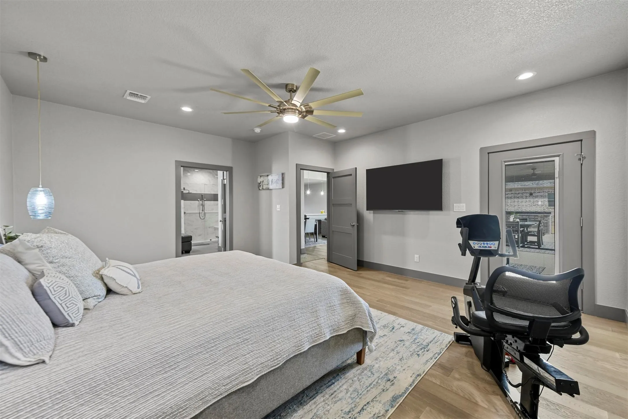 Single Family Residence For Sale in Wise County , 502 S Bay Court, Runaway Bay, Texas 76426, 3 Bedroom, 3 Bathroom, 2 Garage spaces, 2,236 Sqft, built in 2023, Preowned, mls#20866482, Real Estate Agent in Runaway Bay, Homes For Sale in Wise county, Homes For Sale in Runaway Bay, Realtor in Runaway Bay Texas, Real Estate Brokerage Independent Realty Texas, Luminita Cordes Realtor