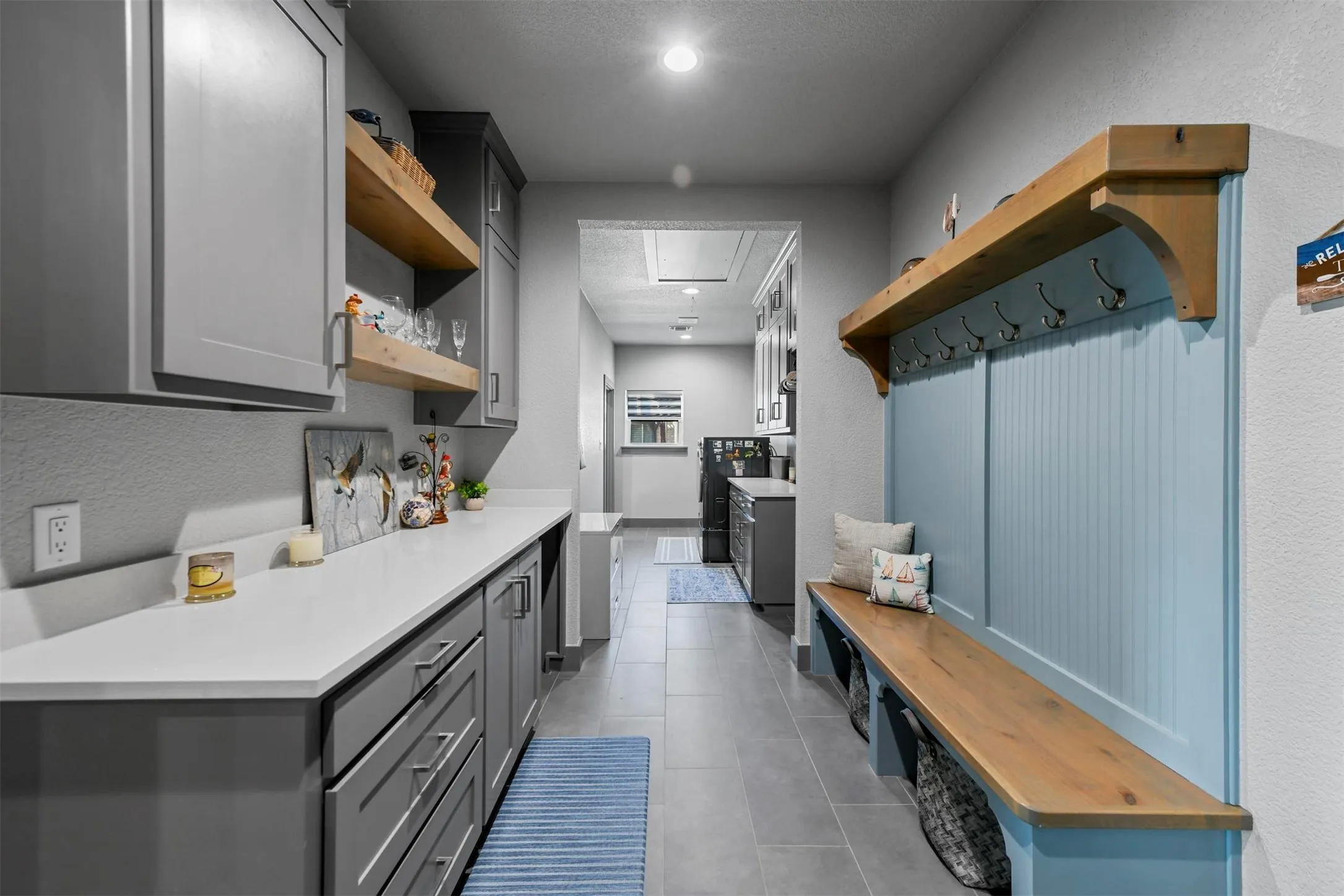 Single Family Residence For Sale in Wise County , 502 S Bay Court, Runaway Bay, Texas 76426, 3 Bedroom, 3 Bathroom, 2 Garage spaces, 2,236 Sqft, built in 2023, Preowned, mls#20866482, Real Estate Agent in Runaway Bay, Homes For Sale in Wise county, Homes For Sale in Runaway Bay, Realtor in Runaway Bay Texas, Real Estate Brokerage Independent Realty Texas, Luminita Cordes Realtor
