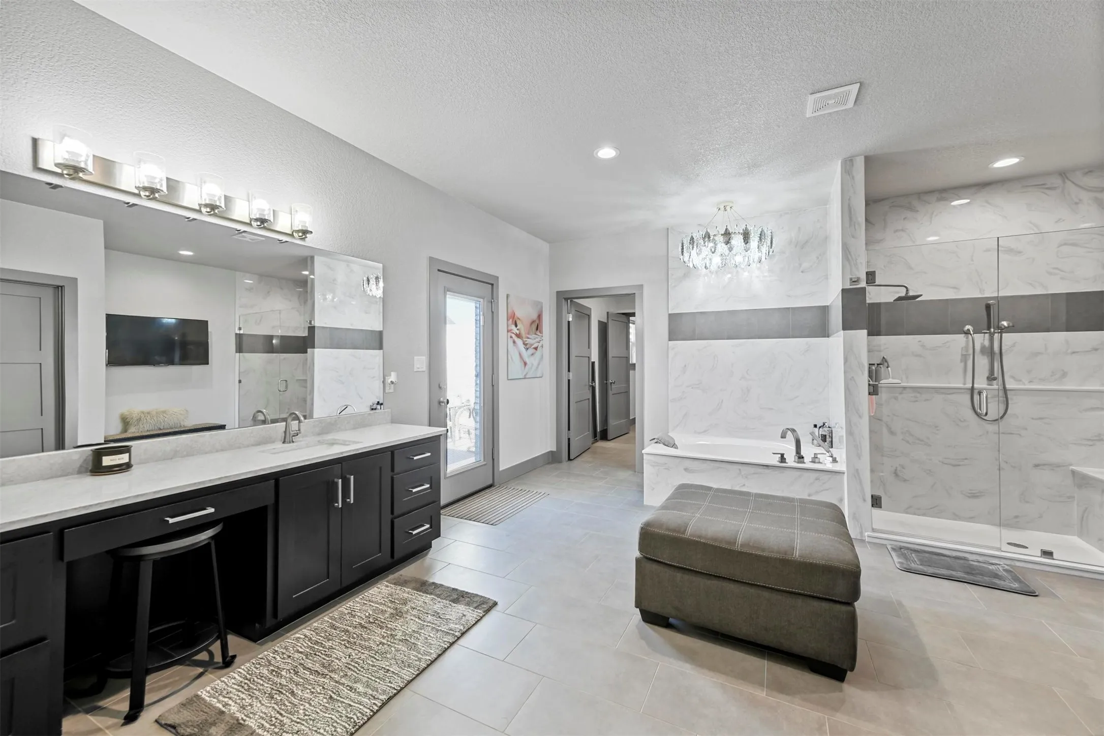 Single Family Residence For Sale in Wise County , 502 S Bay Court, Runaway Bay, Texas 76426, 3 Bedroom, 3 Bathroom, 2 Garage spaces, 2,236 Sqft, built in 2023, Preowned, mls#20866482, Real Estate Agent in Runaway Bay, Homes For Sale in Wise county, Homes For Sale in Runaway Bay, Realtor in Runaway Bay Texas, Real Estate Brokerage Independent Realty Texas, Luminita Cordes Realtor