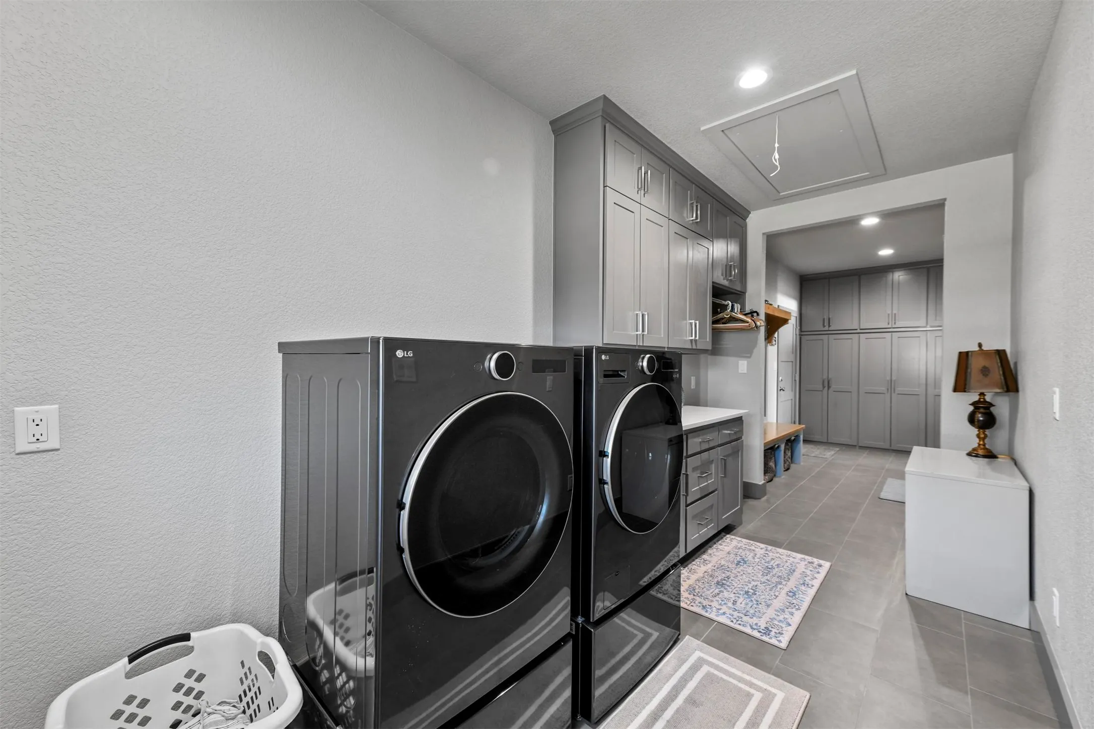 Single Family Residence For Sale in Wise County , 502 S Bay Court, Runaway Bay, Texas 76426, 3 Bedroom, 3 Bathroom, 2 Garage spaces, 2,236 Sqft, built in 2023, Preowned, mls#20866482, Real Estate Agent in Runaway Bay, Homes For Sale in Wise county, Homes For Sale in Runaway Bay, Realtor in Runaway Bay Texas, Real Estate Brokerage Independent Realty Texas, Luminita Cordes Realtor