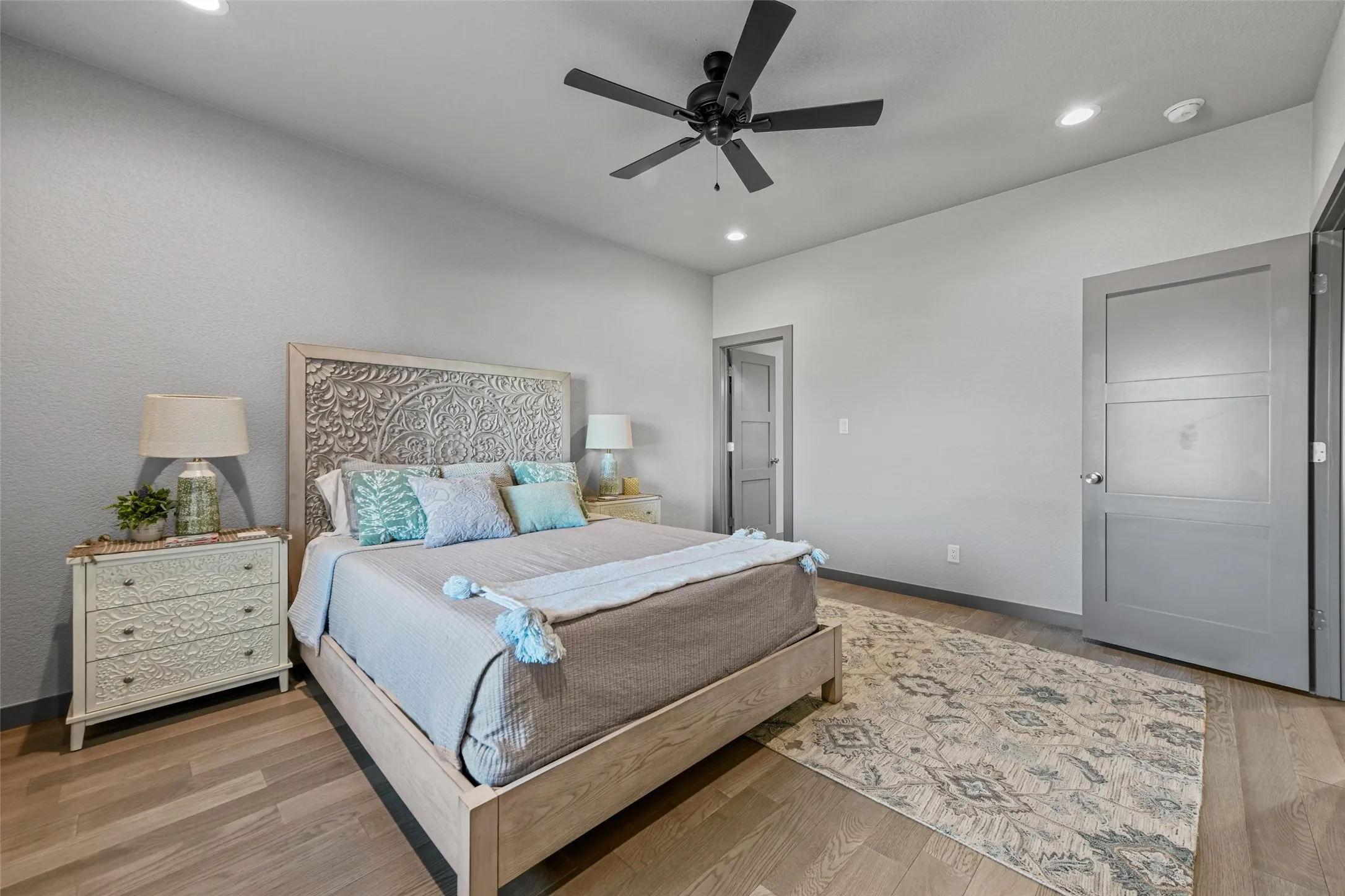 Single Family Residence For Sale in Wise County , 502 S Bay Court, Runaway Bay, Texas 76426, 3 Bedroom, 3 Bathroom, 2 Garage spaces, 2,236 Sqft, built in 2023, Preowned, mls#20866482, Real Estate Agent in Runaway Bay, Homes For Sale in Wise county, Homes For Sale in Runaway Bay, Realtor in Runaway Bay Texas, Real Estate Brokerage Independent Realty Texas, Luminita Cordes Realtor