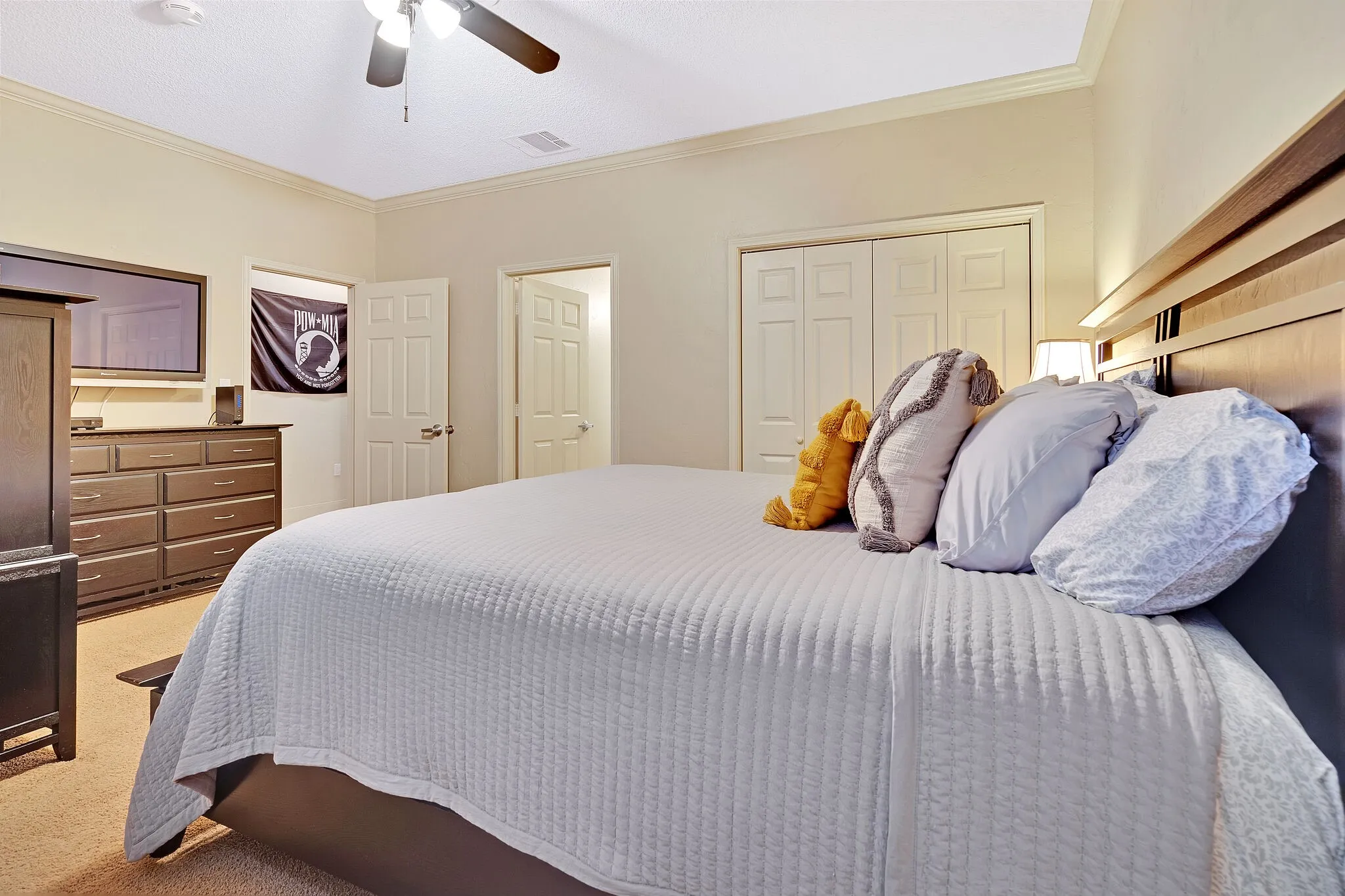 Condominium For Sale in Denton County , 3575 Lone Star Circle 517, Fort Worth, Texas 76177, 1 Bedroom, 1 Bathroom, 2 Garage spaces, 1,000 Sqft, built in 1997, mls#20871239, Real Estate Agent in Fort Worth, Homes For Sale in Denton county, Homes For Sale in Fort Worth, Realtor in Fort Worth Texas, Real Estate Brokerage Independent Realty Texas, Luminita Cordes Realtor