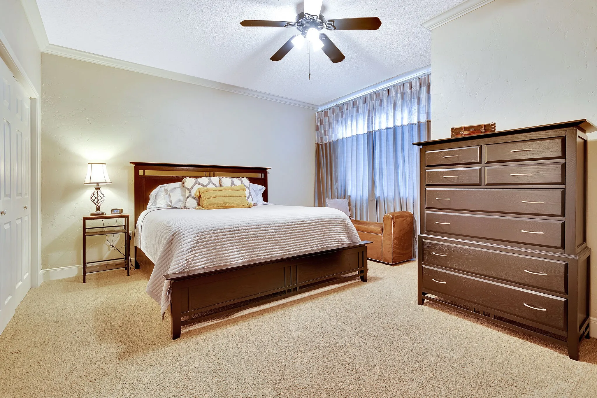 Condominium For Sale in Denton County , 3575 Lone Star Circle 517, Fort Worth, Texas 76177, 1 Bedroom, 1 Bathroom, 2 Garage spaces, 1,000 Sqft, built in 1997, mls#20871239, Real Estate Agent in Fort Worth, Homes For Sale in Denton county, Homes For Sale in Fort Worth, Realtor in Fort Worth Texas, Real Estate Brokerage Independent Realty Texas, Luminita Cordes Realtor