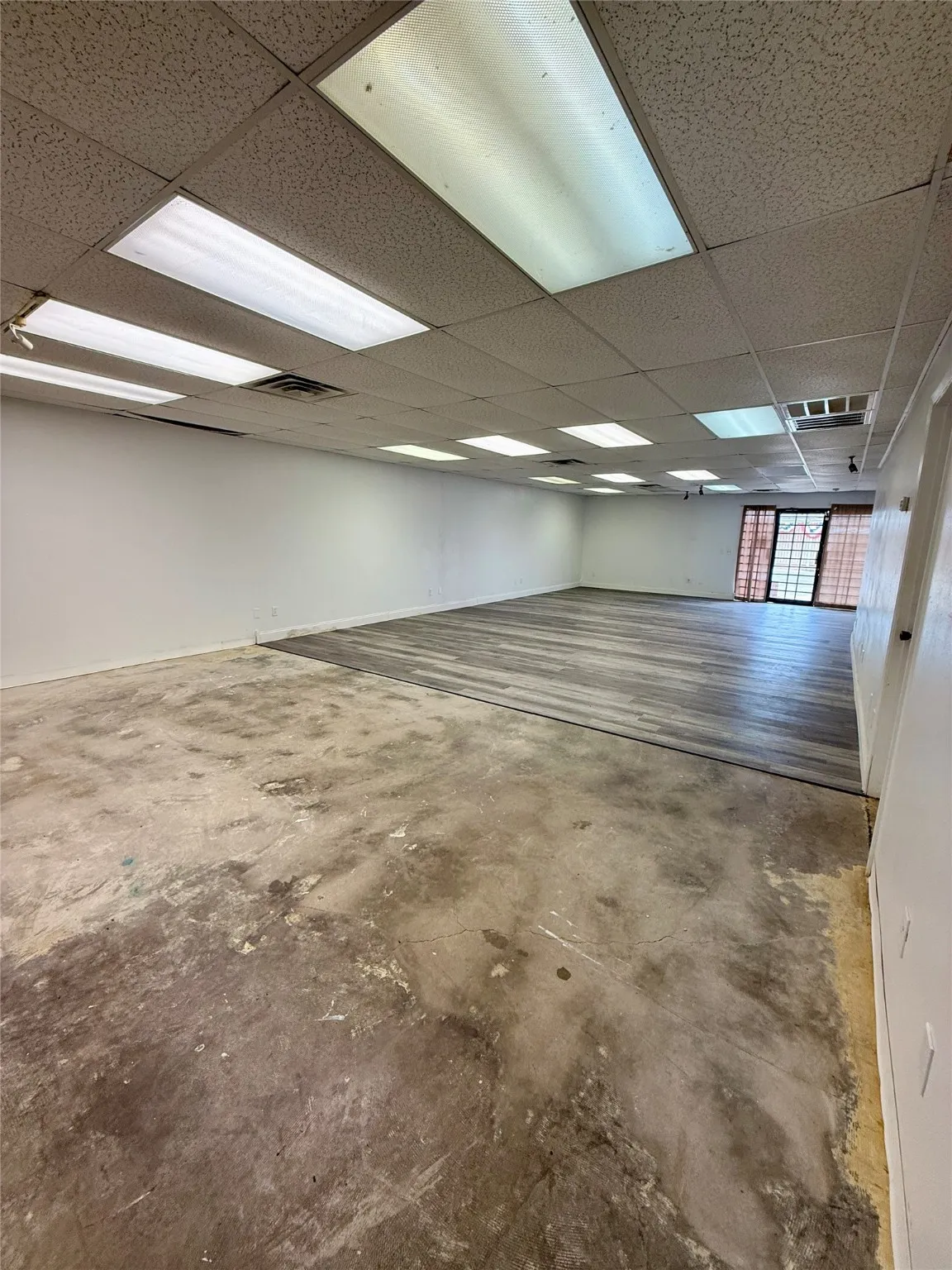 Office For Sale in Wichita County , 101 E 3rd Street, Burkburnett, Texas 76354, 0, 0, Garage spaces, 0 Sqft, built in 1988, Preowned, mls#20863027, Real Estate Agent in Burkburnett, Homes For Sale in Wichita county, Homes For Sale in Burkburnett, Realtor in Burkburnett Texas, Real Estate Brokerage Independent Realty Texas, Luminita Cordes Realtor