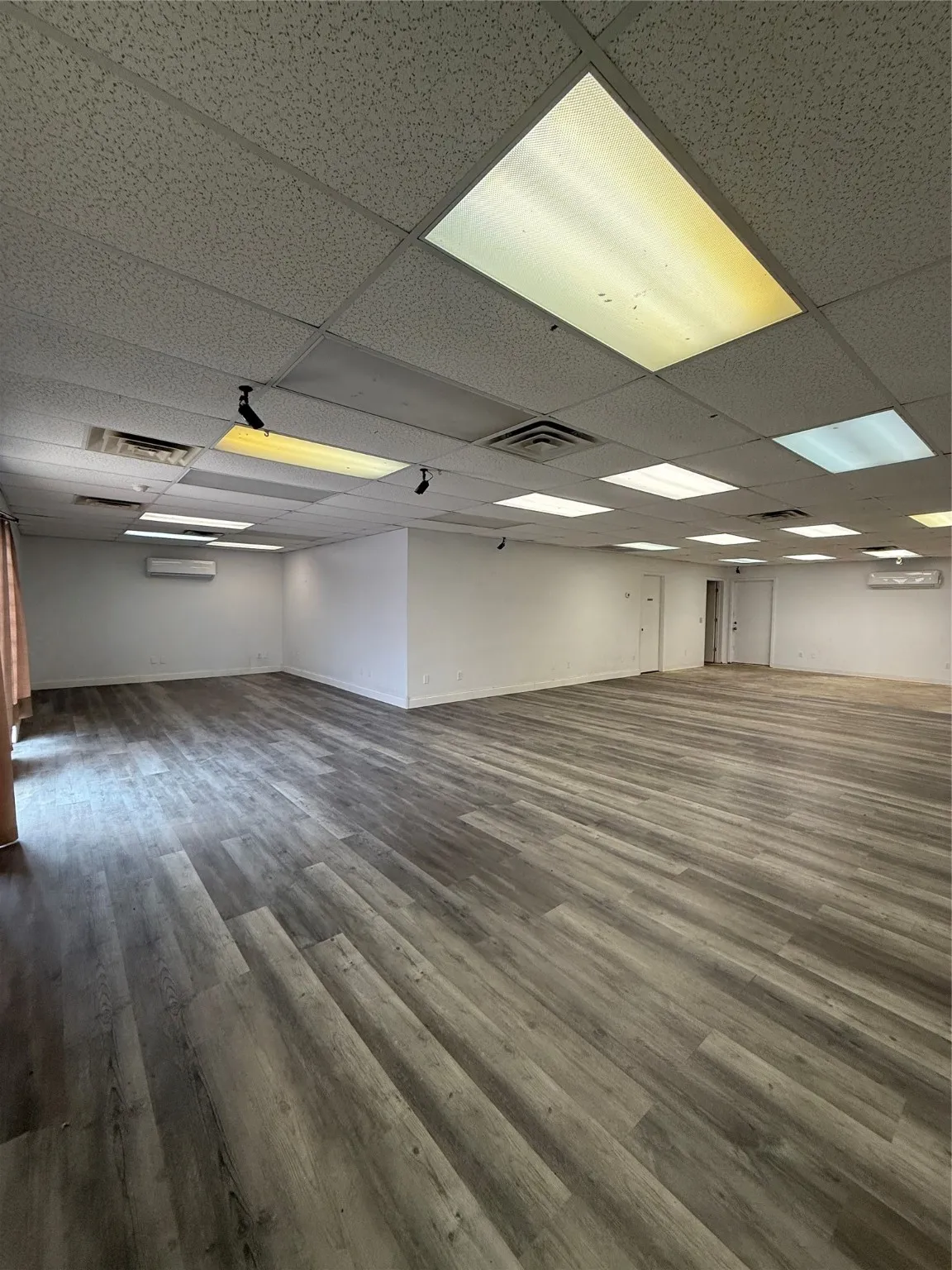 Office For Sale in Wichita County , 101 E 3rd Street, Burkburnett, Texas 76354, 0, 0, Garage spaces, 0 Sqft, built in 1988, Preowned, mls#20863027, Real Estate Agent in Burkburnett, Homes For Sale in Wichita county, Homes For Sale in Burkburnett, Realtor in Burkburnett Texas, Real Estate Brokerage Independent Realty Texas, Luminita Cordes Realtor
