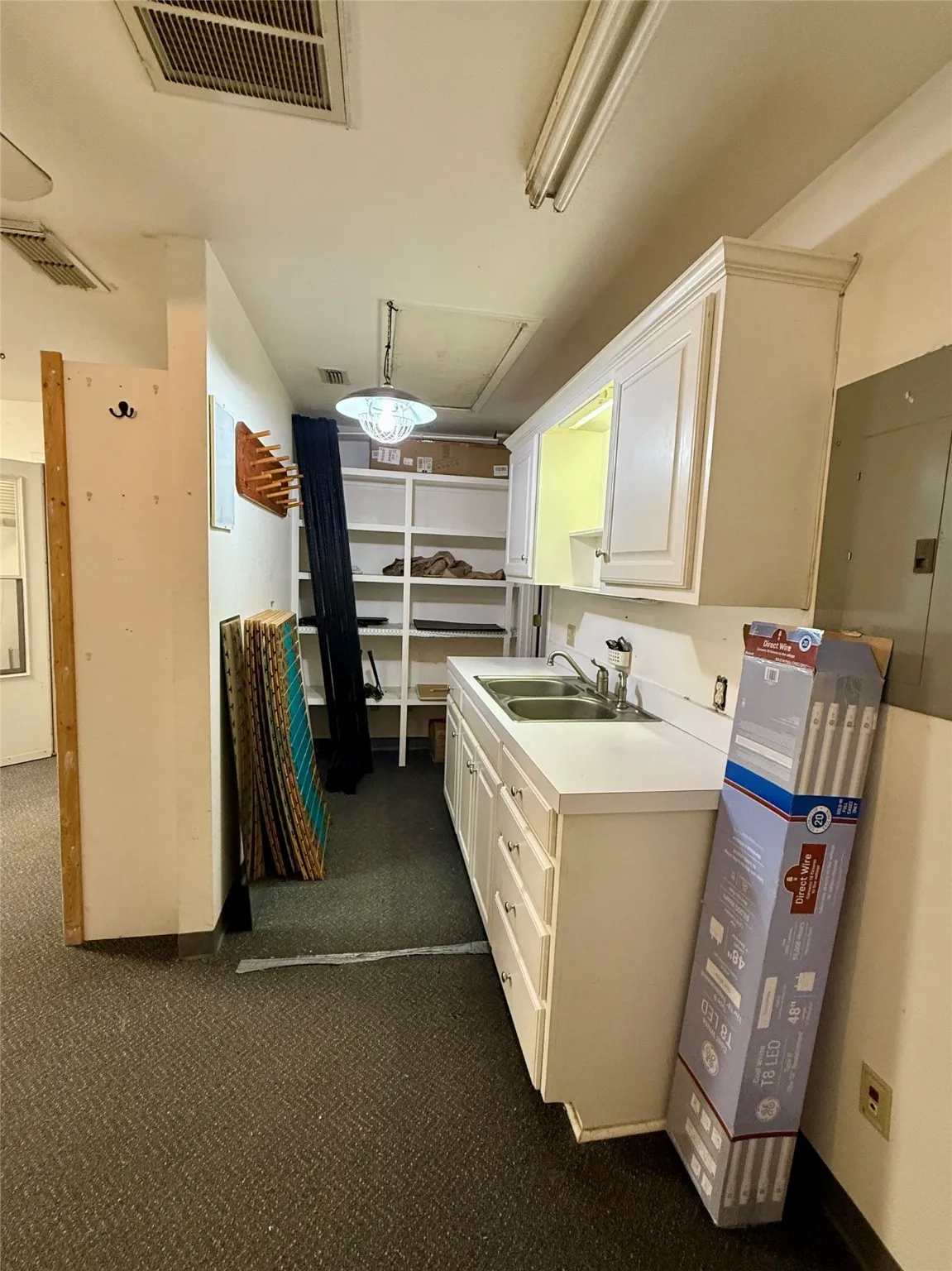 Office For Sale in Wichita County , 101 E 3rd Street, Burkburnett, Texas 76354, 0, 0, Garage spaces, 0 Sqft, built in 1988, Preowned, mls#20863027, Real Estate Agent in Burkburnett, Homes For Sale in Wichita county, Homes For Sale in Burkburnett, Realtor in Burkburnett Texas, Real Estate Brokerage Independent Realty Texas, Luminita Cordes Realtor