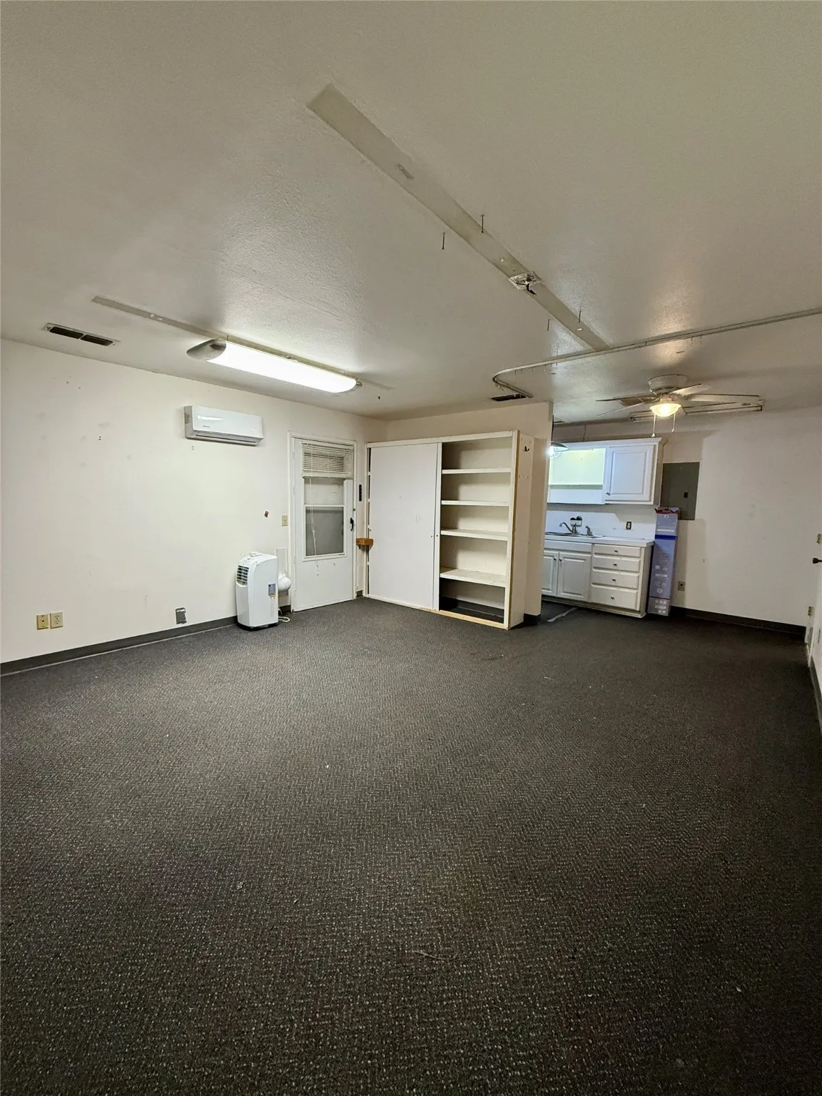 Office For Sale in Wichita County , 101 E 3rd Street, Burkburnett, Texas 76354, 0, 0, Garage spaces, 0 Sqft, built in 1988, Preowned, mls#20863027, Real Estate Agent in Burkburnett, Homes For Sale in Wichita county, Homes For Sale in Burkburnett, Realtor in Burkburnett Texas, Real Estate Brokerage Independent Realty Texas, Luminita Cordes Realtor