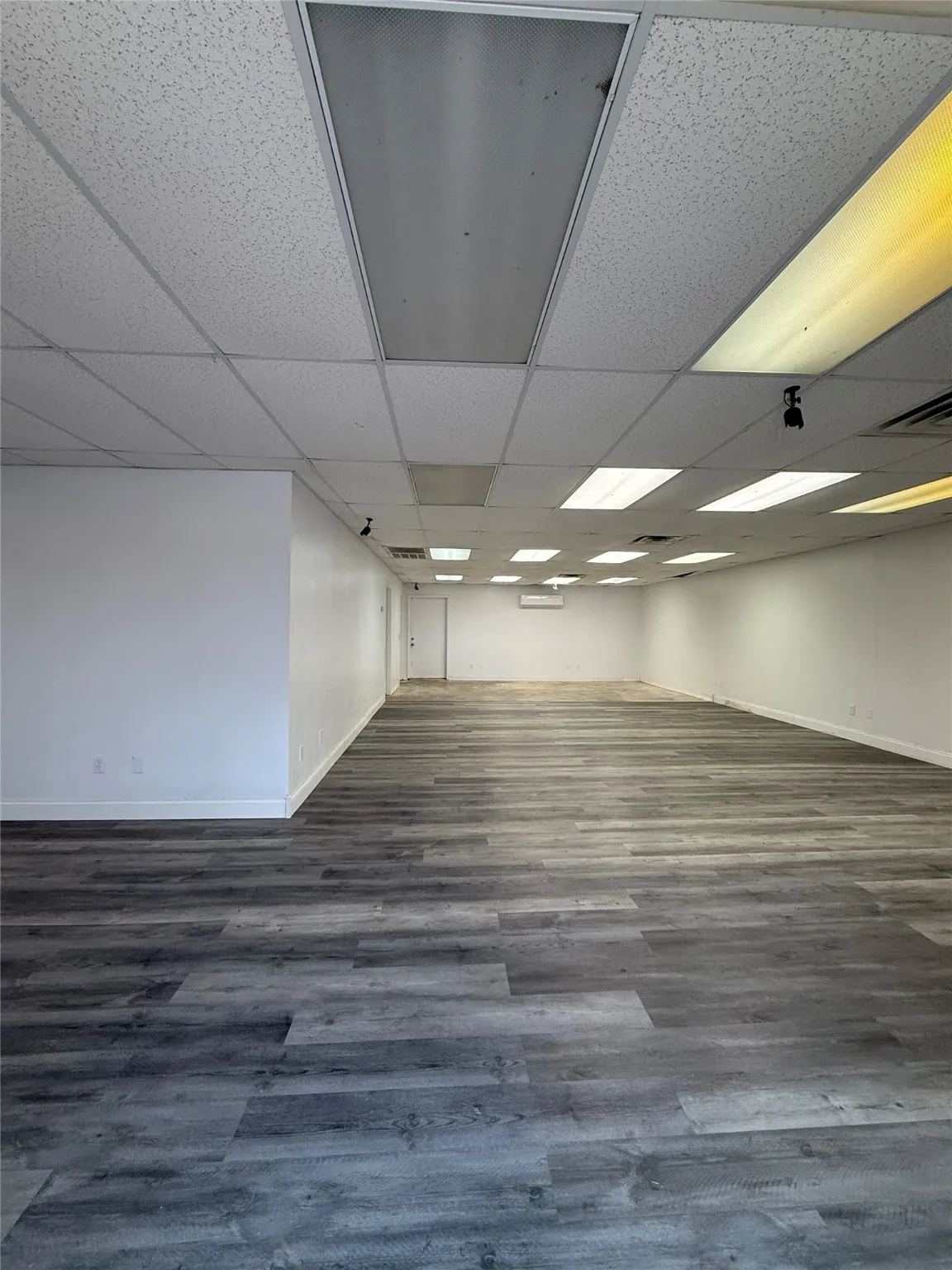 Office For Sale in Wichita County , 101 E 3rd Street, Burkburnett, Texas 76354, 0, 0, Garage spaces, 0 Sqft, built in 1988, Preowned, mls#20863027, Real Estate Agent in Burkburnett, Homes For Sale in Wichita county, Homes For Sale in Burkburnett, Realtor in Burkburnett Texas, Real Estate Brokerage Independent Realty Texas, Luminita Cordes Realtor