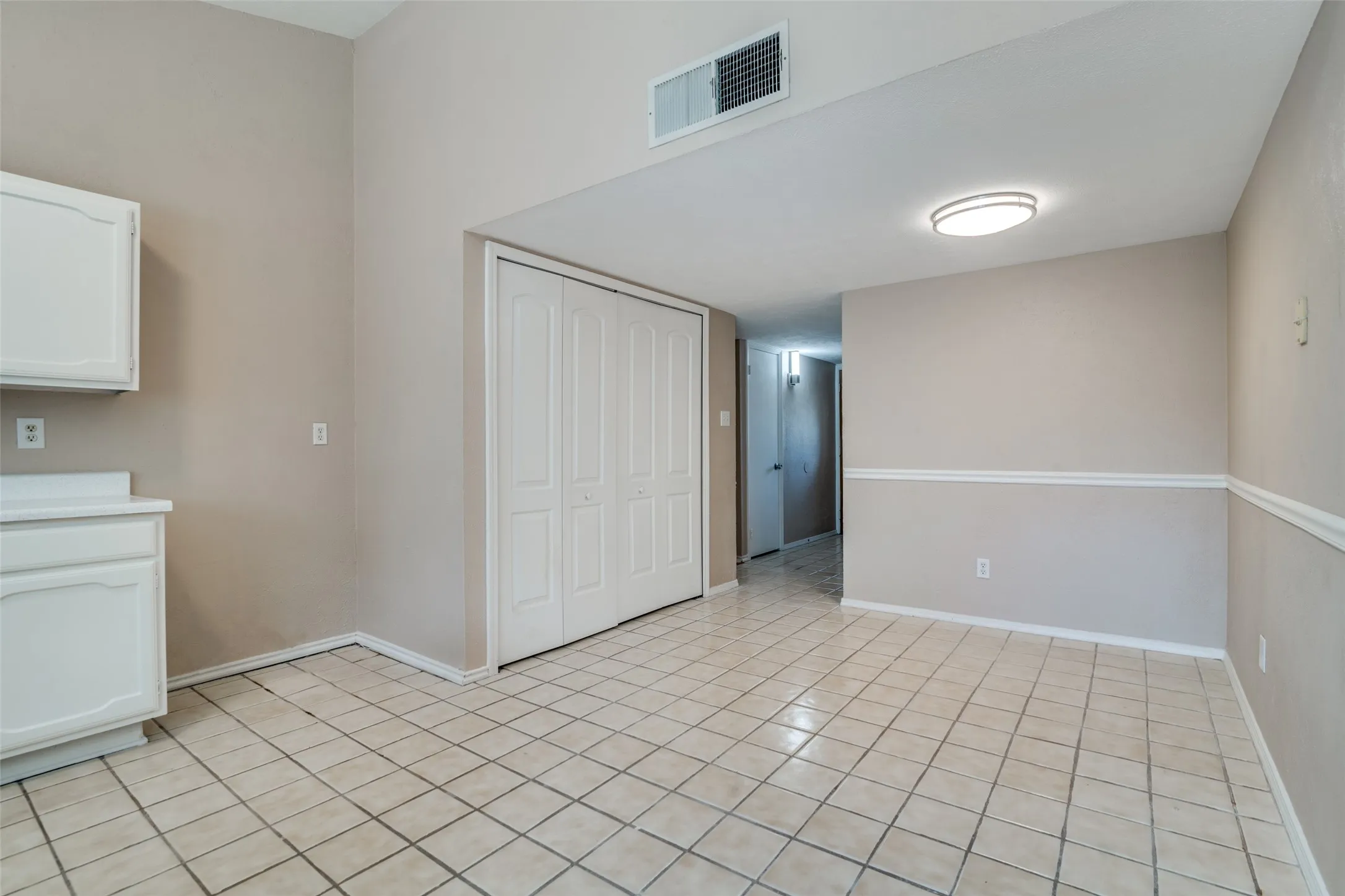 Single Family Residence For Rent in Kaufman County , 502 Ponderosa Drive, Forney, Texas 75126, 3 Bedrooms, 2 Bathrooms, Garage spaces, 2,131 Sqft, built in 1984, Price $1,895, mls#20874603, Real Estate Agent in Forney, Homes For Rent in Kaufman county, Homes For Rent in Forney, Realtor in Forney Texas, Real Estate Brokerage Independent Realty Texas, Luminita Cordes Realtor
