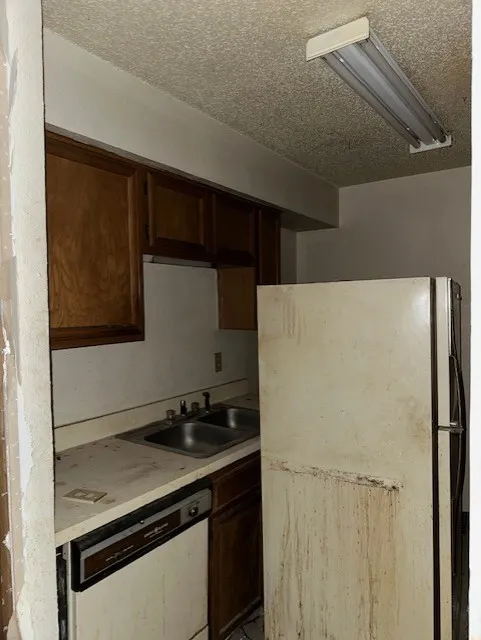 Condominium For Sale in Dallas County , 9696 Walnut Street 1412, Dallas, Texas 75243, 1 Bedroom, 1 Bathroom, Garage spaces, 730 Sqft, built in 1981, Price $50,000, mls#20875179, Real Estate Agent in Dallas, Homes For Sale in Dallas county, Homes For Sale in Dallas, Realtor in Dallas Texas, Real Estate Brokerage Independent Realty Texas, Luminita Cordes Realtor