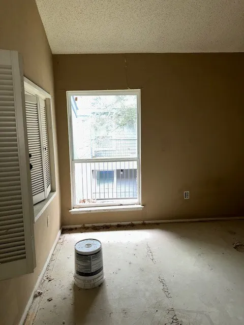 Condominium For Sale in Dallas County , 9696 Walnut Street 1412, Dallas, Texas 75243, 1 Bedroom, 1 Bathroom, Garage spaces, 730 Sqft, built in 1981, Price $50,000, mls#20875179, Real Estate Agent in Dallas, Homes For Sale in Dallas county, Homes For Sale in Dallas, Realtor in Dallas Texas, Real Estate Brokerage Independent Realty Texas, Luminita Cordes Realtor