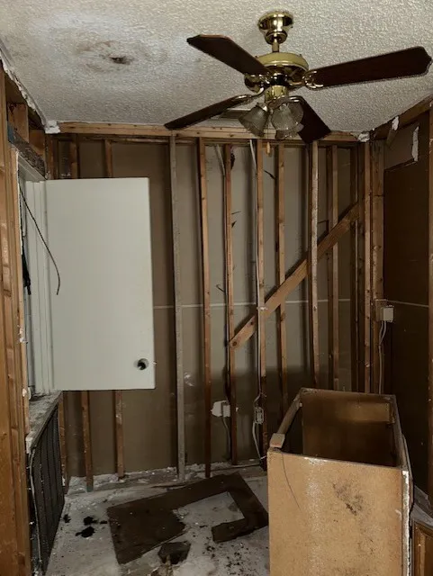 Condominium For Sale in Dallas County , 9696 Walnut Street 1412, Dallas, Texas 75243, 1 Bedroom, 1 Bathroom, Garage spaces, 730 Sqft, built in 1981, Price $50,000, mls#20875179, Real Estate Agent in Dallas, Homes For Sale in Dallas county, Homes For Sale in Dallas, Realtor in Dallas Texas, Real Estate Brokerage Independent Realty Texas, Luminita Cordes Realtor