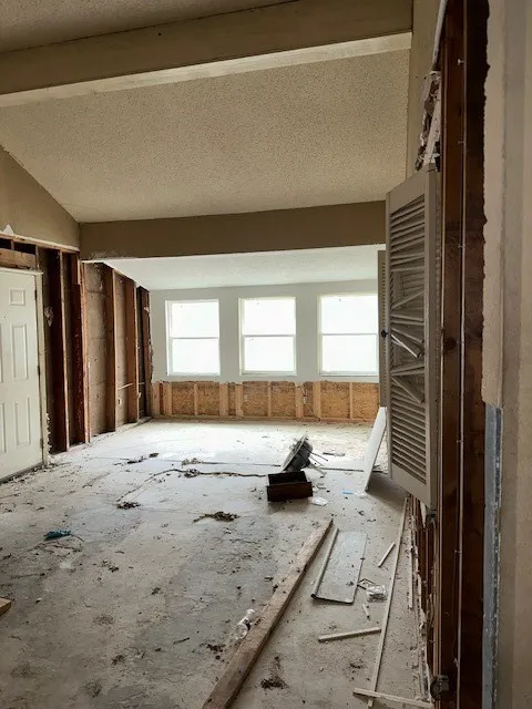 Condominium For Sale in Dallas County , 9696 Walnut Street 1412, Dallas, Texas 75243, 1 Bedroom, 1 Bathroom, Garage spaces, 730 Sqft, built in 1981, Price $50,000, mls#20875179, Real Estate Agent in Dallas, Homes For Sale in Dallas county, Homes For Sale in Dallas, Realtor in Dallas Texas, Real Estate Brokerage Independent Realty Texas, Luminita Cordes Realtor