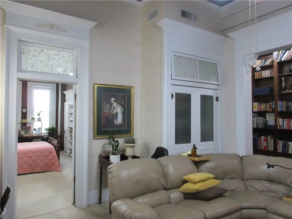Single Family Residence For Sale in Falls County , 201 Live Oak Street, Marlin, Texas 76661, 2 Bedrooms, 2 Bathrooms, 2 Garage spaces, 6,840 Sqft, built in 1898, Price $255,000, mls#224657, Real Estate Agent in Marlin, Homes For Sale in Falls county, Homes For Sale in Marlin, Realtor in Marlin Texas, Real Estate Brokerage Independent Realty Texas, Luminita Cordes Realtor