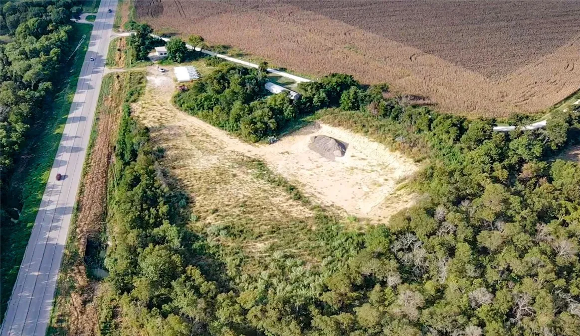 Retail For Sale in Falls County , 4775 State Hwy 77 Highway, Chilton, Texas 76632, 0, 0, Garage spaces, 0 Sqft, built in 2024, Preowned, mls#225133, Real Estate Agent in Chilton, Homes For Sale in Falls county, Homes For Sale in Chilton, Realtor in Chilton Texas, Real Estate Brokerage Independent Realty Texas, Luminita Cordes Realtor