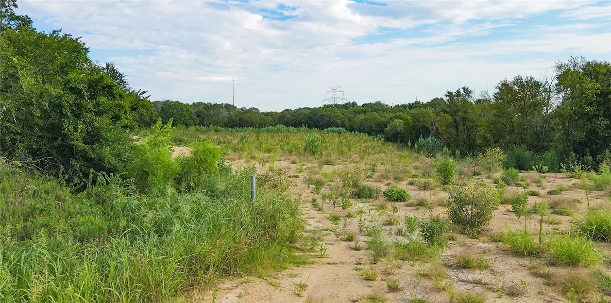 Retail For Sale in Falls County , 4775 State Hwy 77 Highway, Chilton, Texas 76632, 0, 0, Garage spaces, 0 Sqft, built in 2024, Preowned, mls#225133, Real Estate Agent in Chilton, Homes For Sale in Falls county, Homes For Sale in Chilton, Realtor in Chilton Texas, Real Estate Brokerage Independent Realty Texas, Luminita Cordes Realtor