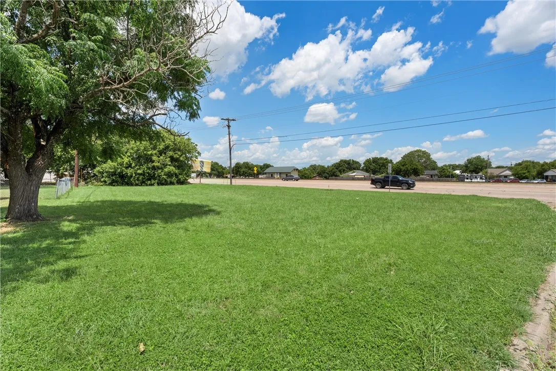 Improved Land For Sale in Mc Lennan County , 319 S Hewitt Drive, Hewitt, Texas 76643, 0, 0, Garage spaces, 0 Sqft, built in 0, mls#224048, Real Estate Agent in Hewitt, Homes For Sale in Mc Lennan county, Homes For Sale in Hewitt, Realtor in Hewitt Texas, Real Estate Brokerage Independent Realty Texas, Luminita Cordes Realtor
