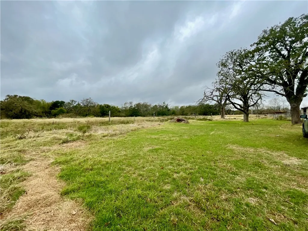 Single Family Residence For Sale in Limestone County , 7608 N Hwy 14, Kosse, Texas 76653, 3 Bedrooms, 1 Bathroom, 4 Garage spaces, 1,404 Sqft, built in 1987, Price $375,000, mls#226821, Real Estate Agent in Kosse, Homes For Sale in Limestone county, Homes For Sale in Kosse, Realtor in Kosse Texas, Real Estate Brokerage Independent Realty Texas, Luminita Cordes Realtor