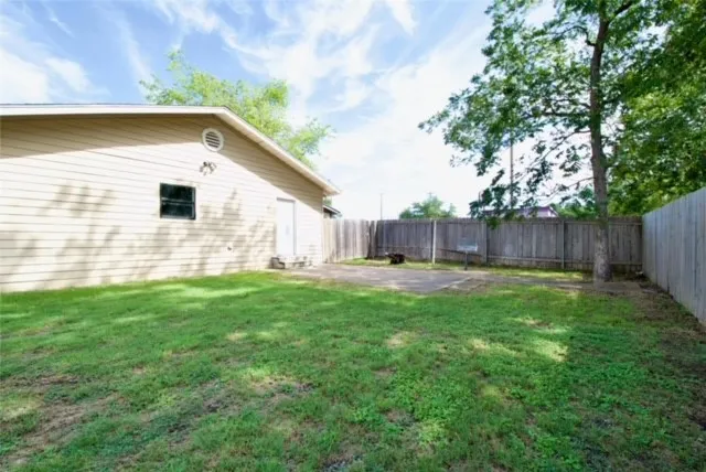 Single Family Residence For Sale in Limestone County , 816 E Milam Street, Mexia, Texas 76667, 3 Bedroom, 3 Bathroom, Garage spaces, 2,310 Sqft, built in 1969, mls#226634, Real Estate Agent in Mexia, Homes For Sale in Limestone county, Homes For Sale in Mexia, Realtor in Mexia Texas, Real Estate Brokerage Independent Realty Texas, Luminita Cordes Realtor