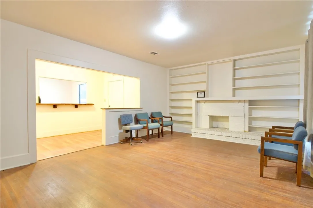 Single Family Residence For Sale in Limestone County , 816 E Milam Street, Mexia, Texas 76667, 3 Bedroom, 3 Bathroom, Garage spaces, 2,310 Sqft, built in 1969, mls#226634, Real Estate Agent in Mexia, Homes For Sale in Limestone county, Homes For Sale in Mexia, Realtor in Mexia Texas, Real Estate Brokerage Independent Realty Texas, Luminita Cordes Realtor
