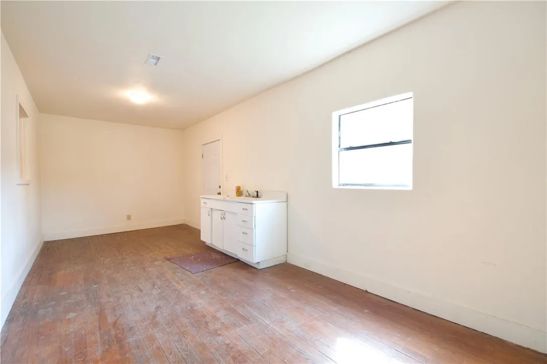 Single Family Residence For Sale in Limestone County , 816 E Milam Street, Mexia, Texas 76667, 3 Bedroom, 3 Bathroom, Garage spaces, 2,310 Sqft, built in 1969, mls#226634, Real Estate Agent in Mexia, Homes For Sale in Limestone county, Homes For Sale in Mexia, Realtor in Mexia Texas, Real Estate Brokerage Independent Realty Texas, Luminita Cordes Realtor