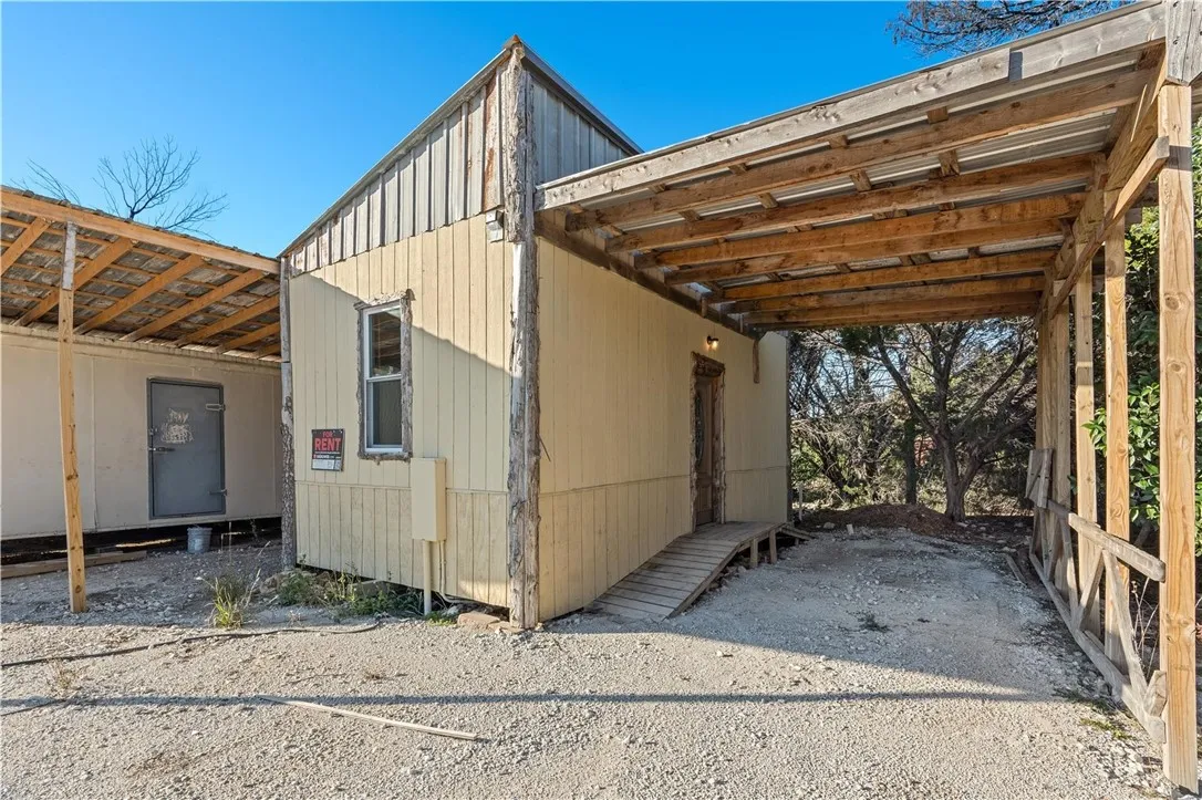 Single Family Residence For Rent in Bosque County , 690 Hwy 22 Highway, Clifton, Texas 76634, 8 Bedrooms, 2 Bathrooms, Garage spaces, 600 Sqft, built in 2023, Price $1,000, mls#227150, Real Estate Agent in Clifton, Homes For Rent in Bosque county, Homes For Rent in Clifton, Realtor in Clifton Texas, Real Estate Brokerage Independent Realty Texas, Luminita Cordes Realtor