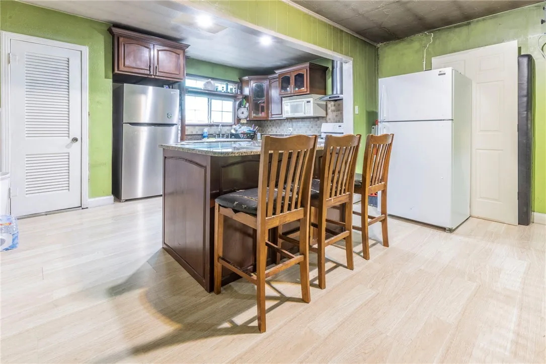 Single Family Residence For Sale in Mc Lennan County , 2325 Park Avenue, Waco, Texas 76706, 4 Bedroom, 1 Bathroom, Garage spaces, 1,997 Sqft, built in 1951, mls#228320, Real Estate Agent in Waco, Homes For Sale in Mc Lennan county, Homes For Sale in Waco, Realtor in Waco Texas, Real Estate Brokerage Independent Realty Texas, Luminita Cordes Realtor