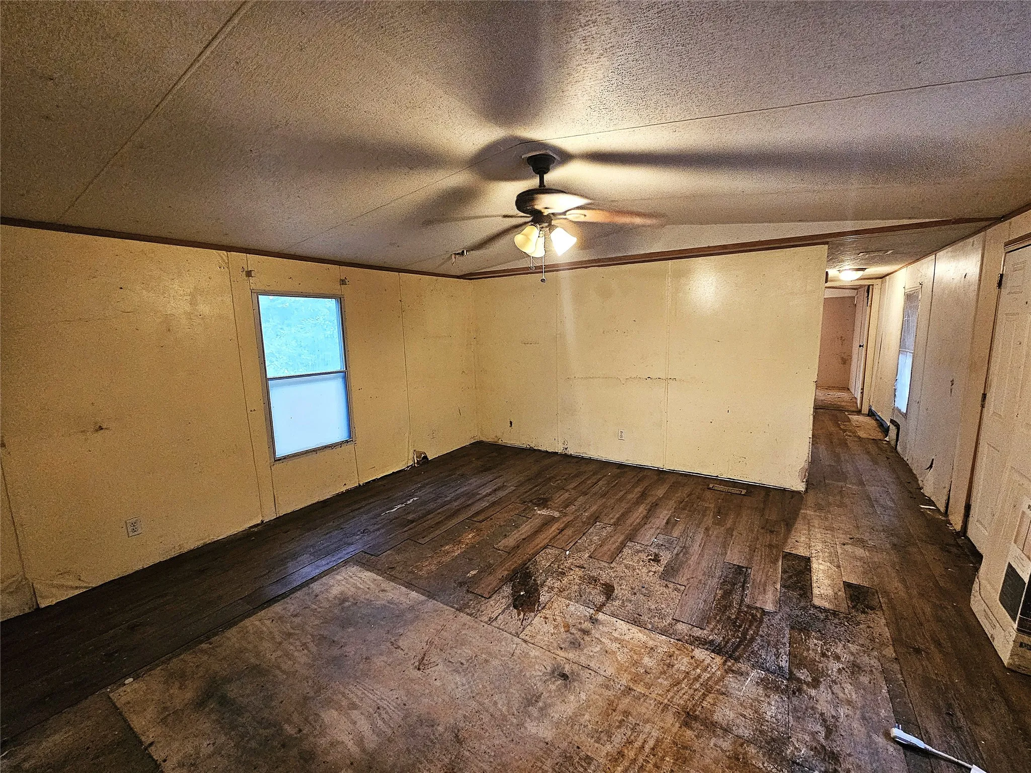 Manufactured Home For Sale in Limestone County , 109 PR 5881A, Jewett, Texas 75846, 3 Bedroom, 2 Bathroom, Garage spaces, 1,216 Sqft, built in 1998, mls#228639, Real Estate Agent in Jewett, Homes For Sale in Limestone county, Homes For Sale in Jewett, Realtor in Jewett Texas, Real Estate Brokerage Independent Realty Texas, Luminita Cordes Realtor