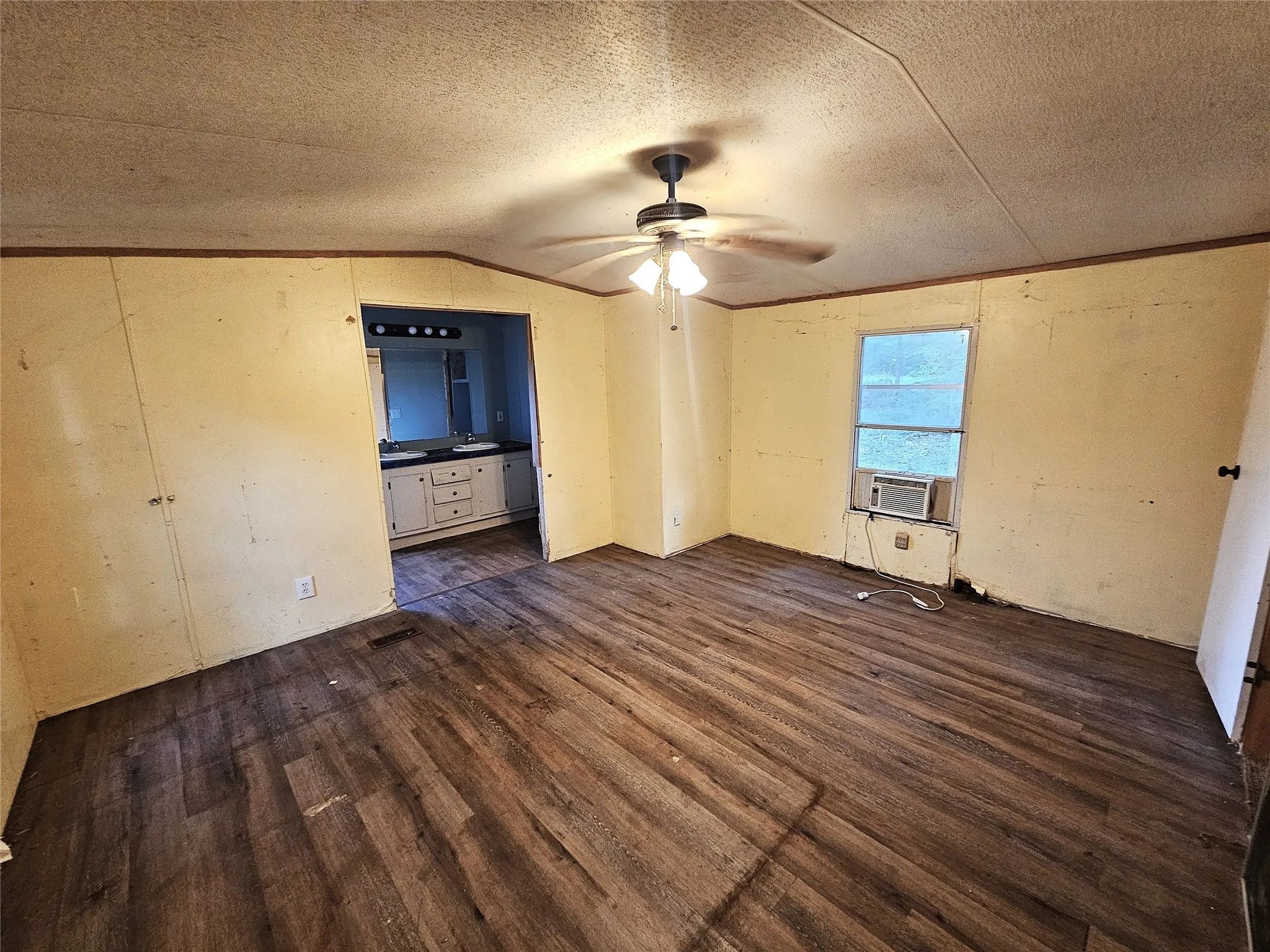 Manufactured Home For Sale in Limestone County , 109 PR 5881A, Jewett, Texas 75846, 3 Bedroom, 2 Bathroom, Garage spaces, 1,216 Sqft, built in 1998, mls#228639, Real Estate Agent in Jewett, Homes For Sale in Limestone county, Homes For Sale in Jewett, Realtor in Jewett Texas, Real Estate Brokerage Independent Realty Texas, Luminita Cordes Realtor