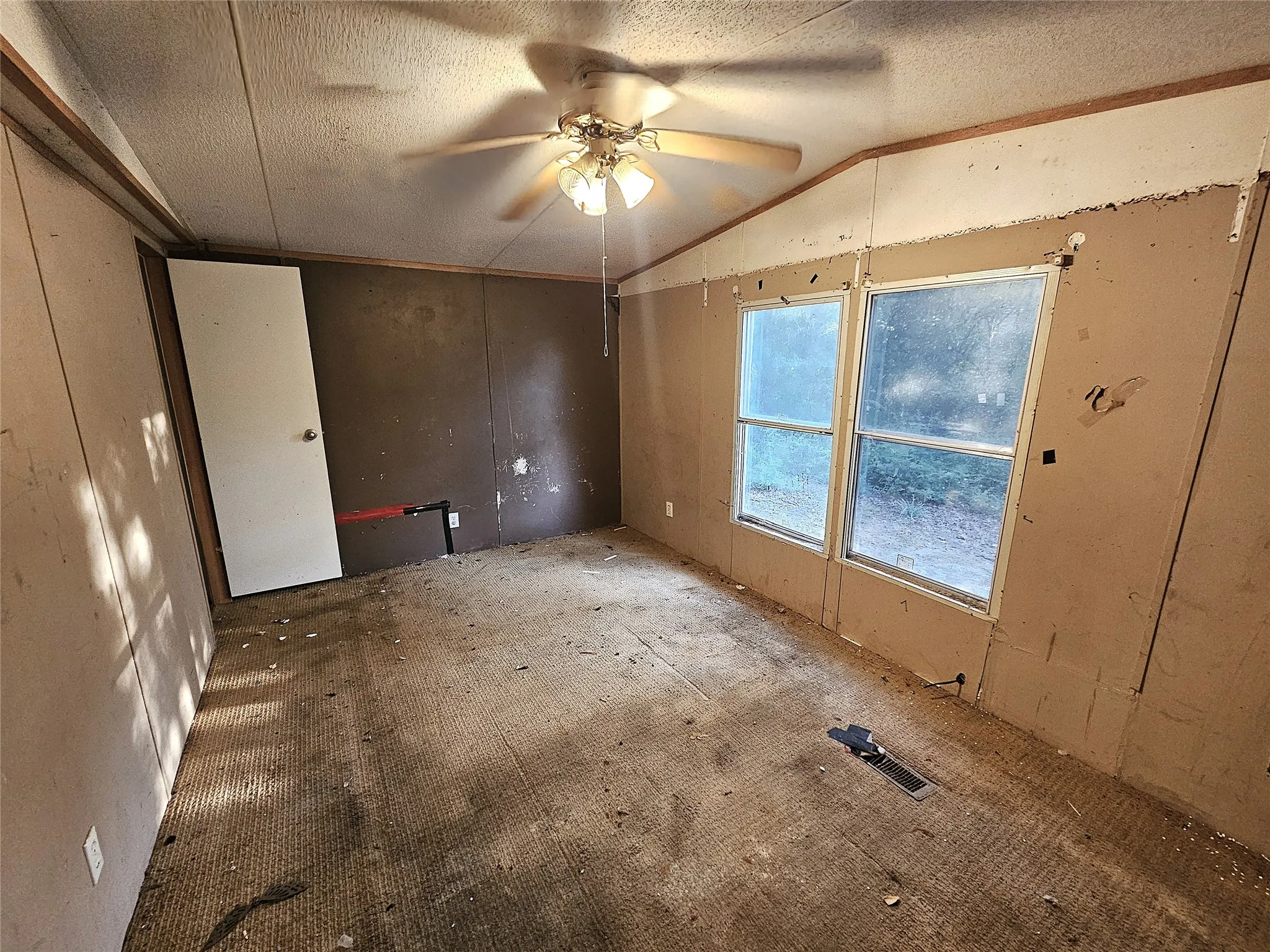 Manufactured Home For Sale in Limestone County , 109 PR 5881A, Jewett, Texas 75846, 3 Bedroom, 2 Bathroom, Garage spaces, 1,216 Sqft, built in 1998, mls#228639, Real Estate Agent in Jewett, Homes For Sale in Limestone county, Homes For Sale in Jewett, Realtor in Jewett Texas, Real Estate Brokerage Independent Realty Texas, Luminita Cordes Realtor