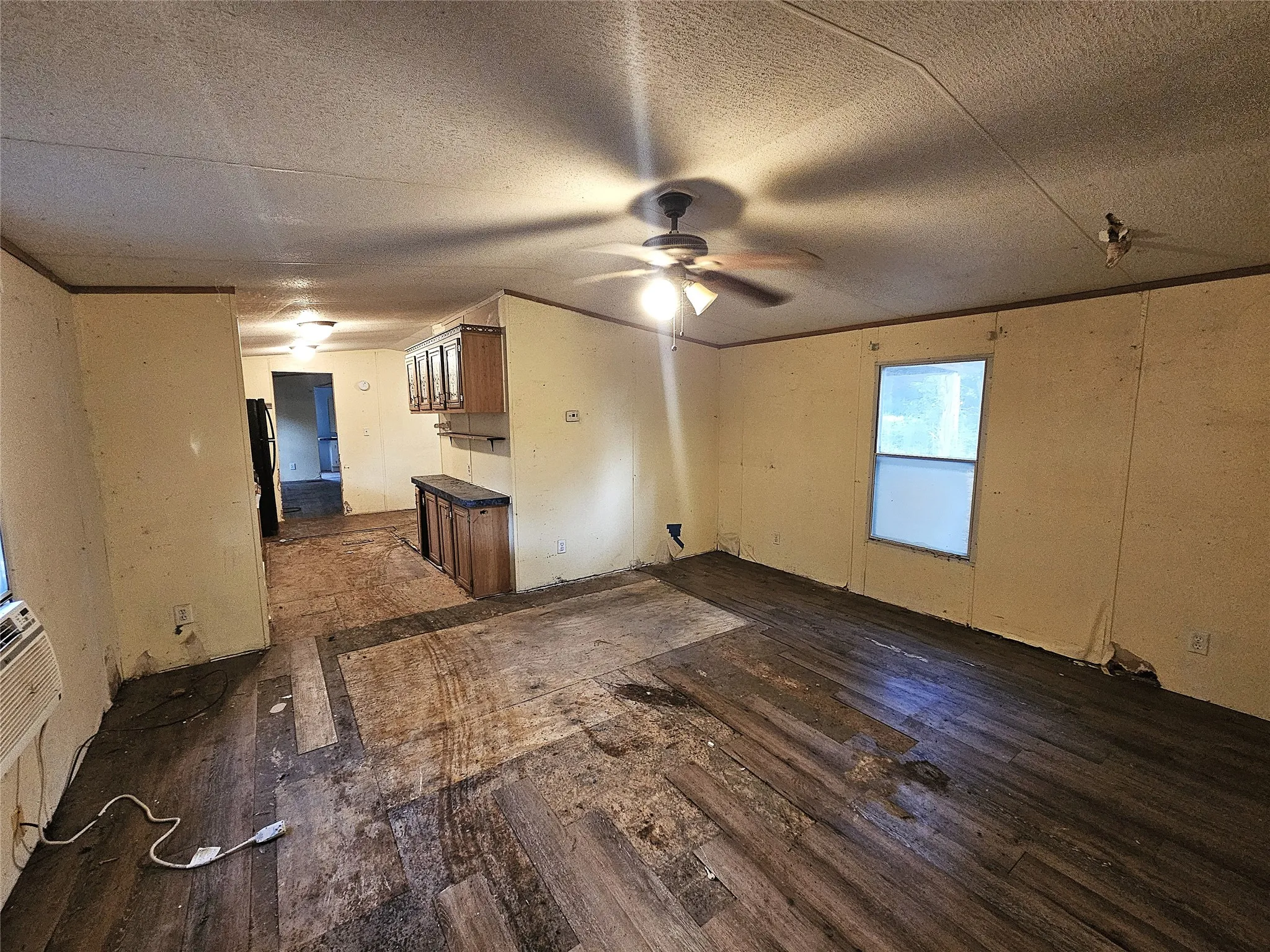 Manufactured Home For Sale in Limestone County , 109 PR 5881A, Jewett, Texas 75846, 3 Bedroom, 2 Bathroom, Garage spaces, 1,216 Sqft, built in 1998, mls#228639, Real Estate Agent in Jewett, Homes For Sale in Limestone county, Homes For Sale in Jewett, Realtor in Jewett Texas, Real Estate Brokerage Independent Realty Texas, Luminita Cordes Realtor