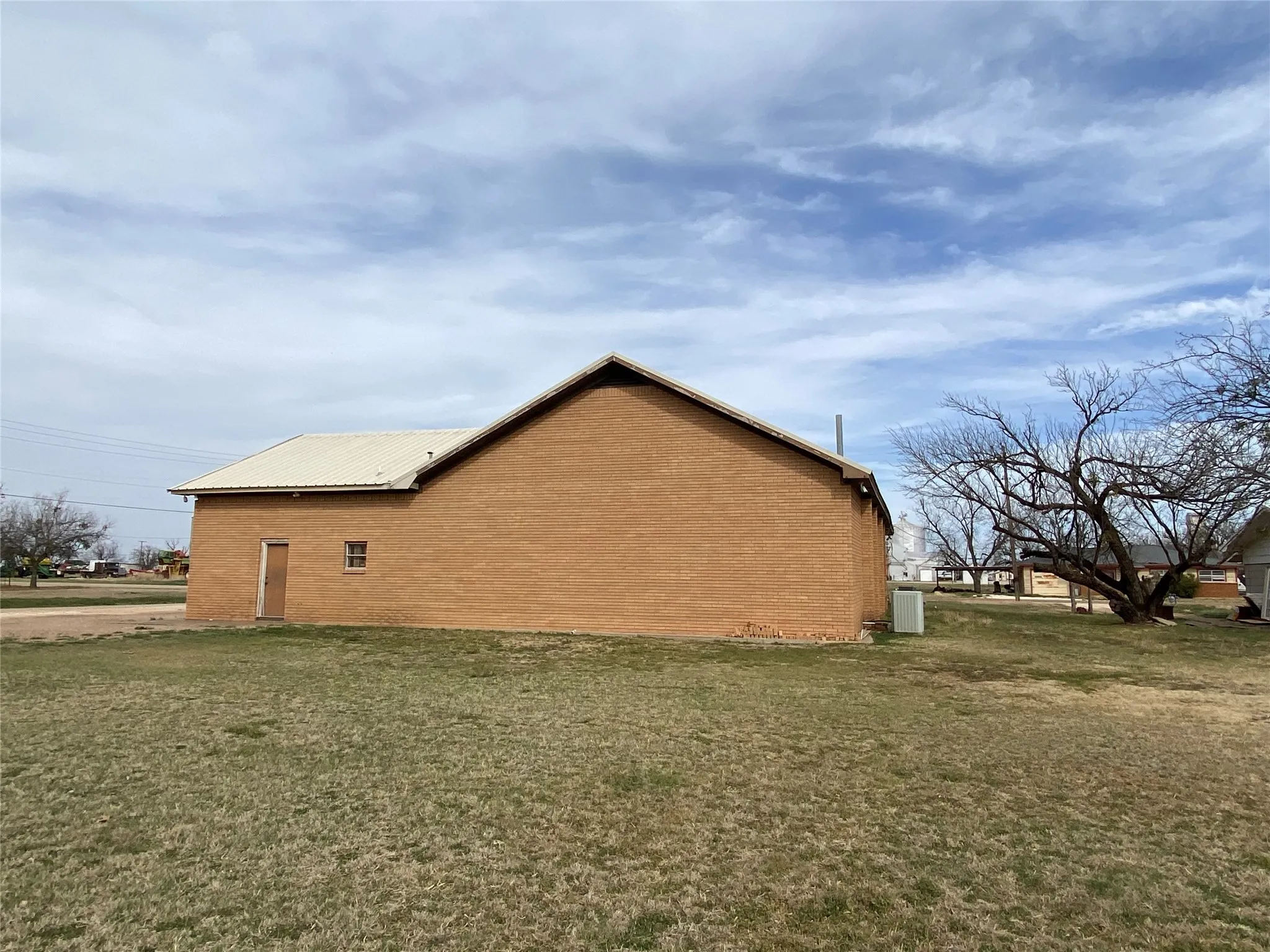 Business For Sale in Haskell County , 200 W Guthrie, Weinert, Texas 76388, 0, 0, Garage spaces, 0 Sqft, built in 1960, Preowned, Price $99,500, mls#20876051, Real Estate Agent in Weinert, Homes For Sale in Haskell county, Homes For Sale in Weinert, Realtor in Weinert Texas, Real Estate Brokerage Independent Realty Texas, Luminita Cordes Realtor