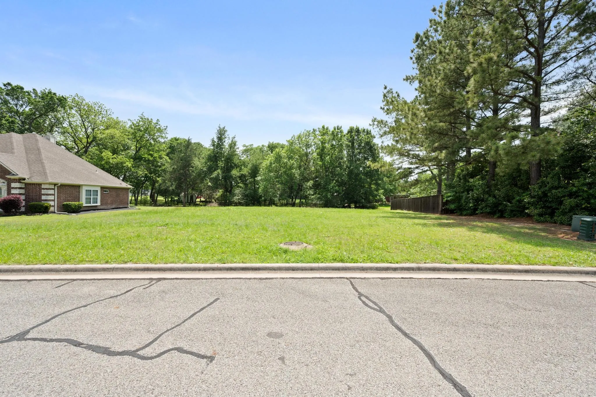 Unimproved Land For Sale in Fannin County , 1000 Legend Avenue, Bonham, Texas 75418, 0, 0, Garage spaces, 0 Sqft, built in 0, mls#20875360, Real Estate Agent in Bonham, Homes For Sale in Fannin county, Homes For Sale in Bonham, Realtor in Bonham Texas, Real Estate Brokerage Independent Realty Texas, Luminita Cordes Realtor