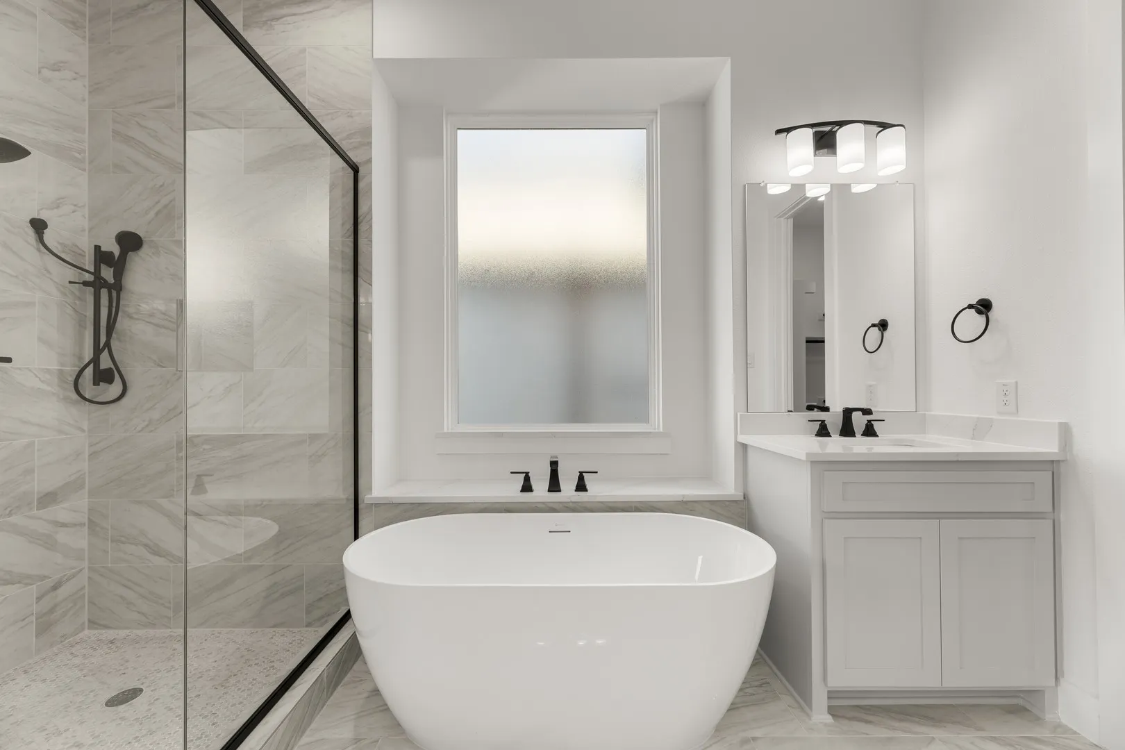 19. 4717 Allende - Bath (2)