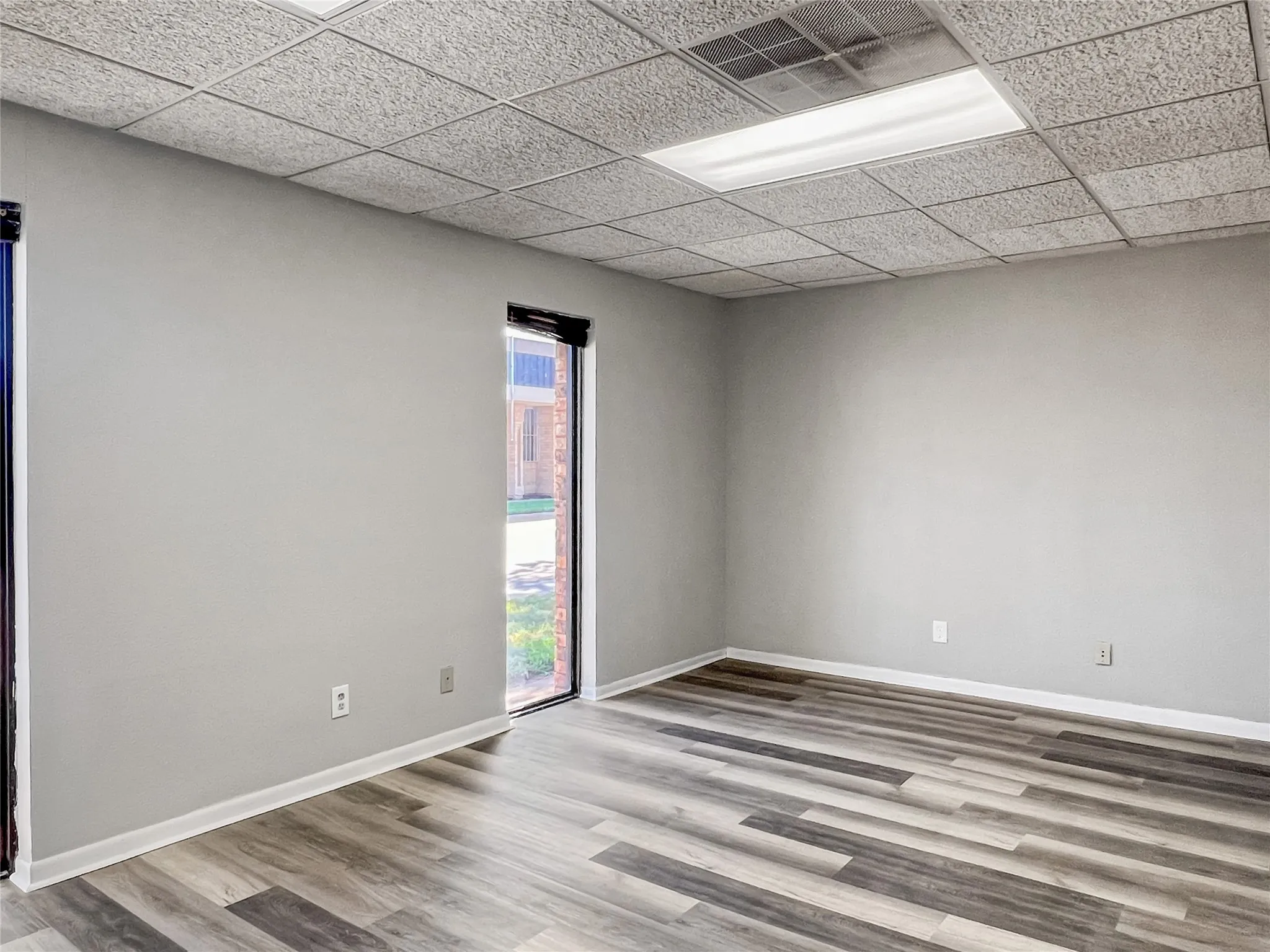 Office For Rent in Wichita County , 4722 Taft Boulevard Suites 1-4 combined, Wichita Falls, Texas 76308, 0, 0, Garage spaces, 1,228 Sqft, built in 1982, Preowned, Price $1,842, mls#20878957, Real Estate Agent in Wichita Falls, Homes For Rent in Wichita county, Homes For Rent in Wichita Falls, Realtor in Wichita Falls Texas, Real Estate Brokerage Independent Realty Texas, Luminita Cordes Realtor
