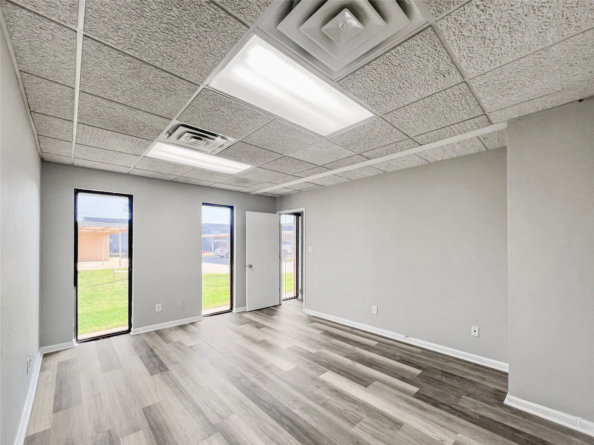 Office For Rent in Wichita County , 4722 Taft Boulevard Suites 1-4 combined, Wichita Falls, Texas 76308, 0, 0, Garage spaces, 1,228 Sqft, built in 1982, Preowned, Price $1,842, mls#20878957, Real Estate Agent in Wichita Falls, Homes For Rent in Wichita county, Homes For Rent in Wichita Falls, Realtor in Wichita Falls Texas, Real Estate Brokerage Independent Realty Texas, Luminita Cordes Realtor