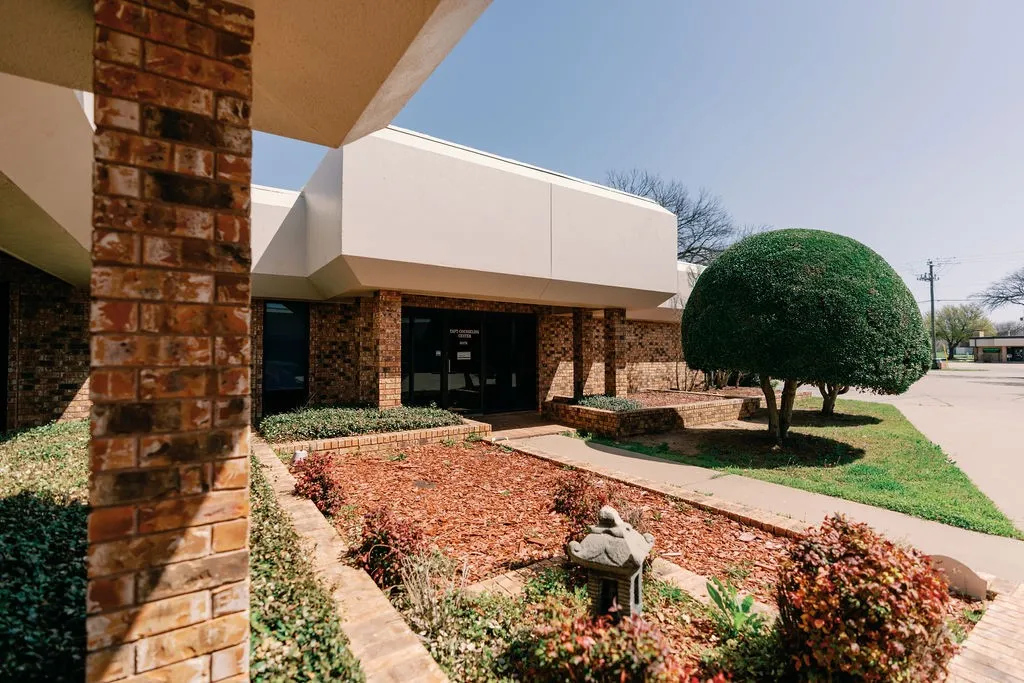 Office For Rent in Wichita County , 4722 Taft Boulevard Suites 1-4 combined, Wichita Falls, Texas 76308, 0, 0, Garage spaces, 1,228 Sqft, built in 1982, Preowned, Price $1,842, mls#20878957, Real Estate Agent in Wichita Falls, Homes For Rent in Wichita county, Homes For Rent in Wichita Falls, Realtor in Wichita Falls Texas, Real Estate Brokerage Independent Realty Texas, Luminita Cordes Realtor