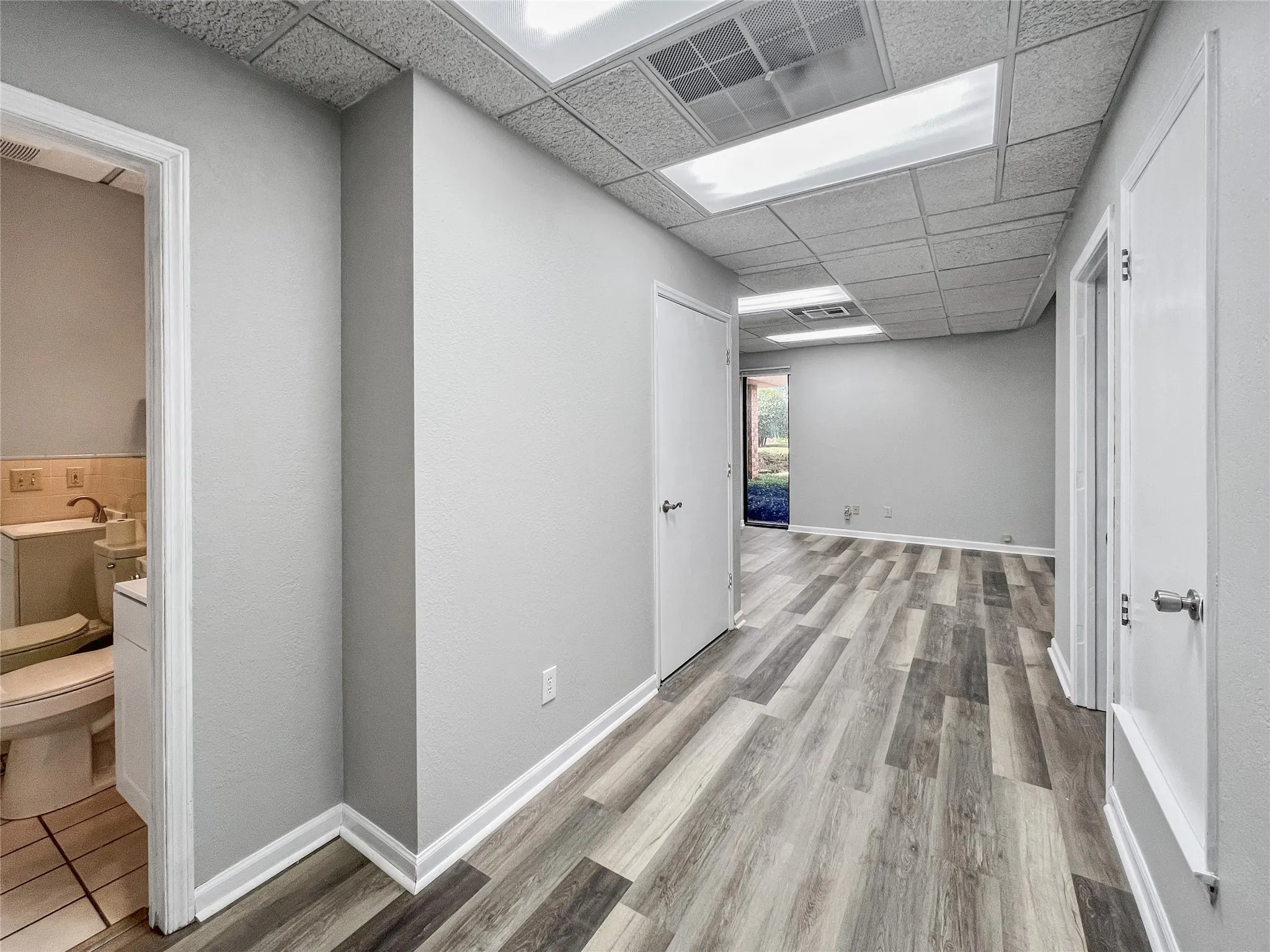 Office For Rent in Wichita County , 4722 Taft Boulevard Suites 1-4 combined, Wichita Falls, Texas 76308, 0, 0, Garage spaces, 1,228 Sqft, built in 1982, Preowned, Price $1,842, mls#20878957, Real Estate Agent in Wichita Falls, Homes For Rent in Wichita county, Homes For Rent in Wichita Falls, Realtor in Wichita Falls Texas, Real Estate Brokerage Independent Realty Texas, Luminita Cordes Realtor