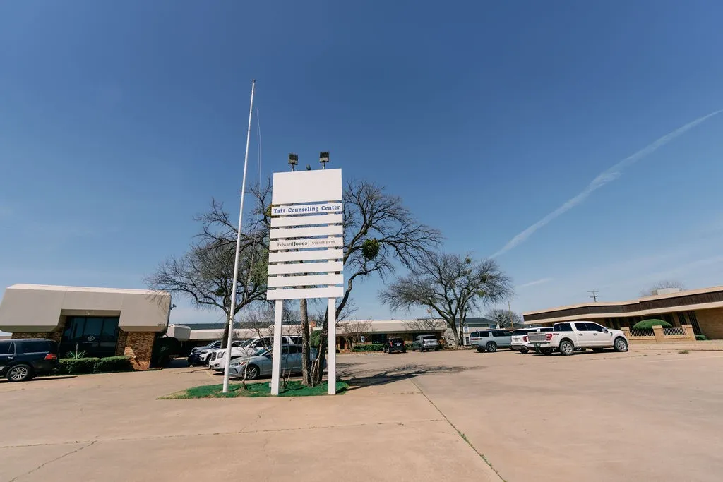 Office For Rent in Wichita County , 4722 Taft Boulevard Suites 1-4 combined, Wichita Falls, Texas 76308, 0, 0, Garage spaces, 1,228 Sqft, built in 1982, Preowned, Price $1,842, mls#20878957, Real Estate Agent in Wichita Falls, Homes For Rent in Wichita county, Homes For Rent in Wichita Falls, Realtor in Wichita Falls Texas, Real Estate Brokerage Independent Realty Texas, Luminita Cordes Realtor
