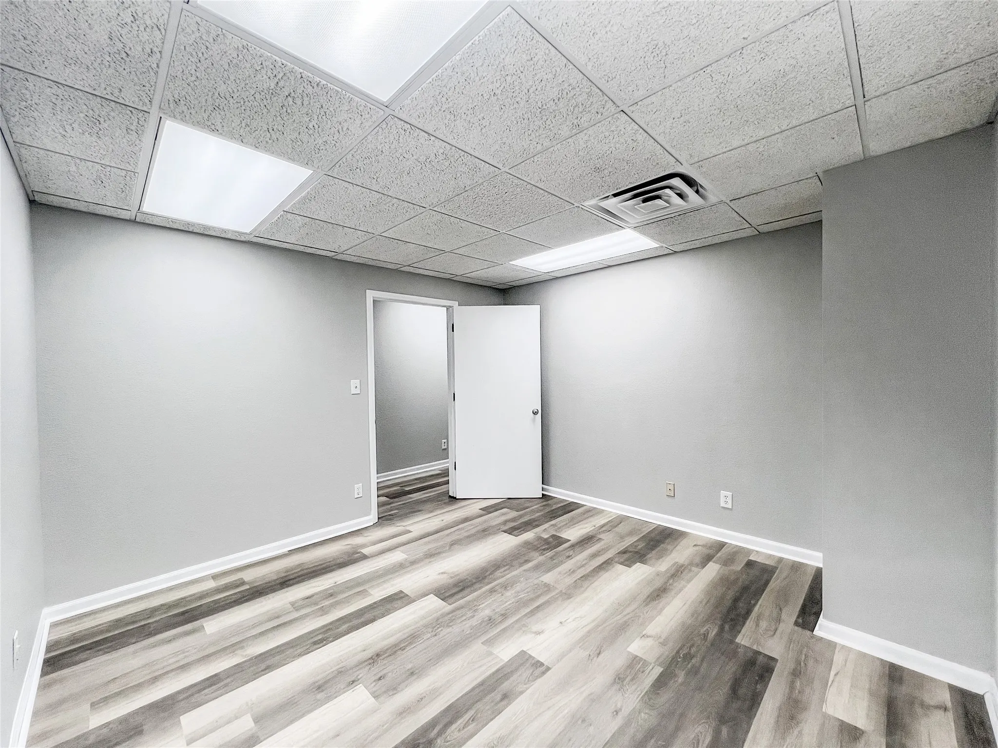 Office For Rent in Wichita County , 4722 Taft Boulevard Suites 1-4 combined, Wichita Falls, Texas 76308, 0, 0, Garage spaces, 1,228 Sqft, built in 1982, Preowned, Price $1,842, mls#20878957, Real Estate Agent in Wichita Falls, Homes For Rent in Wichita county, Homes For Rent in Wichita Falls, Realtor in Wichita Falls Texas, Real Estate Brokerage Independent Realty Texas, Luminita Cordes Realtor