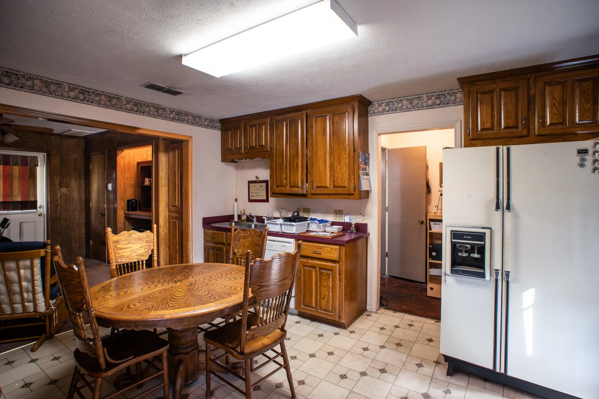 Single Family Residence For Sale in Limestone County , 141 Lcr 405, Mexia, Texas 76667, 3 Bedroom, 2 Bathroom, 2 Garage spaces, 2,841 Sqft, built in 1982, mls#20877532, Real Estate Agent in Mexia, Homes For Sale in Limestone county, Homes For Sale in Mexia, Realtor in Mexia Texas, Real Estate Brokerage Independent Realty Texas, Luminita Cordes Realtor